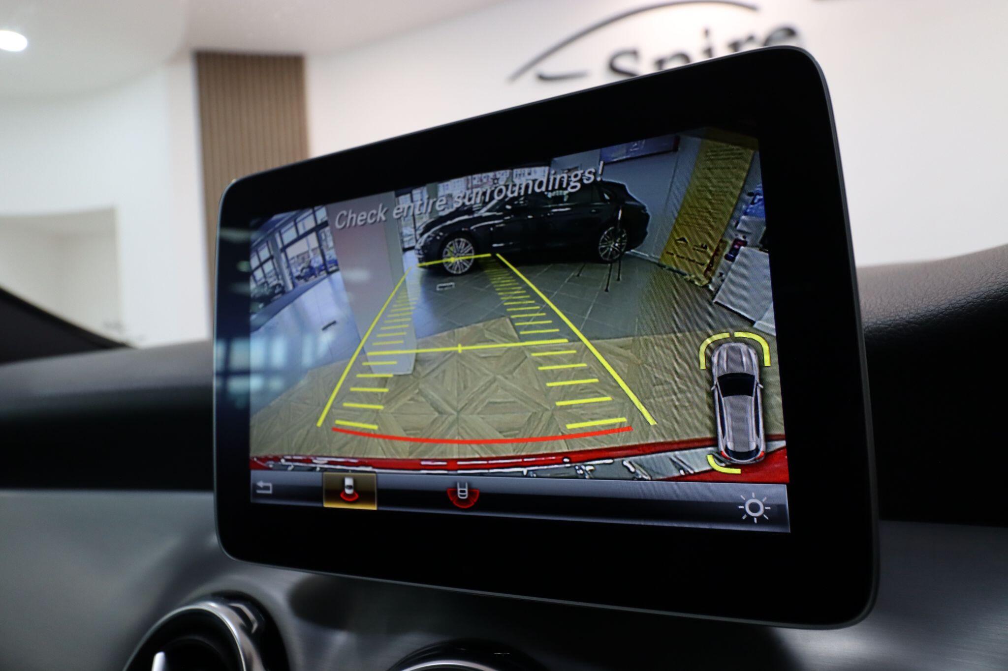 Mercedes-Benz Gla view 30