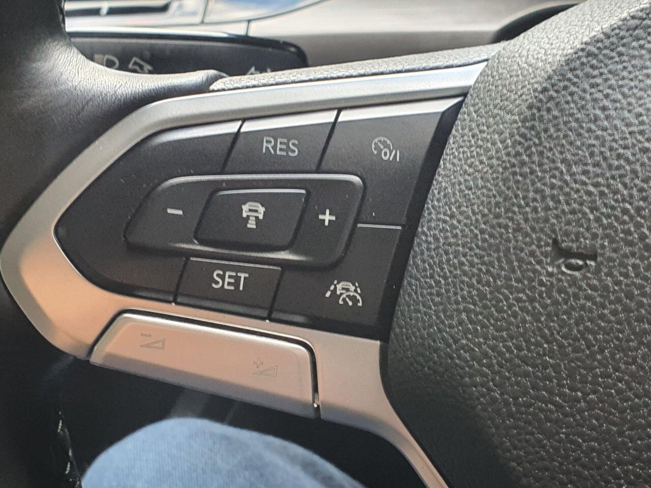 Volkswagen Golf view 34
