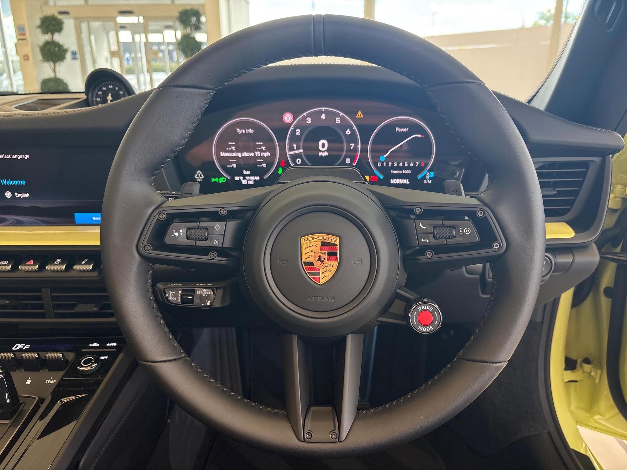 Porsche 911 view 25