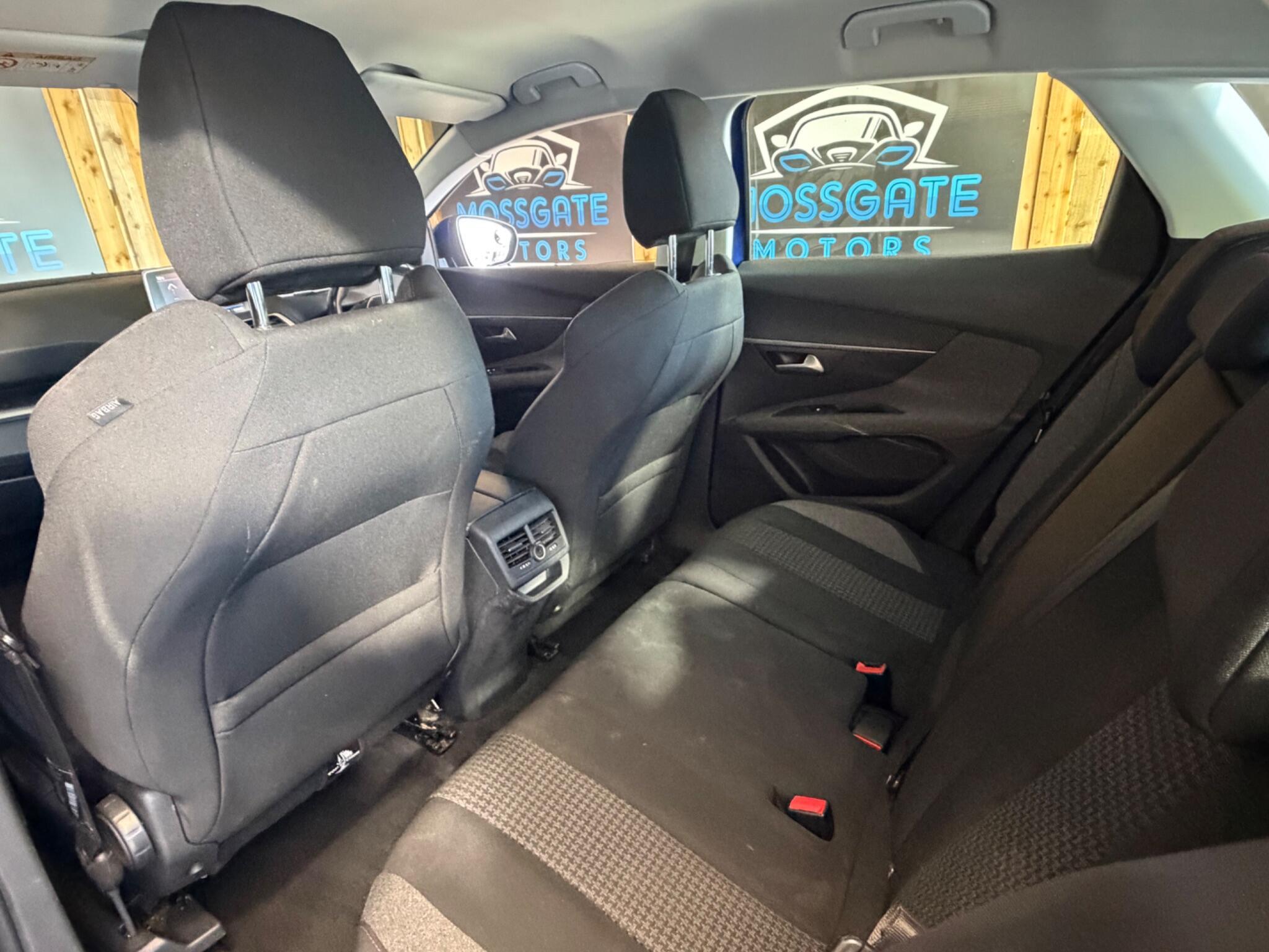 Peugeot 3008 view 18