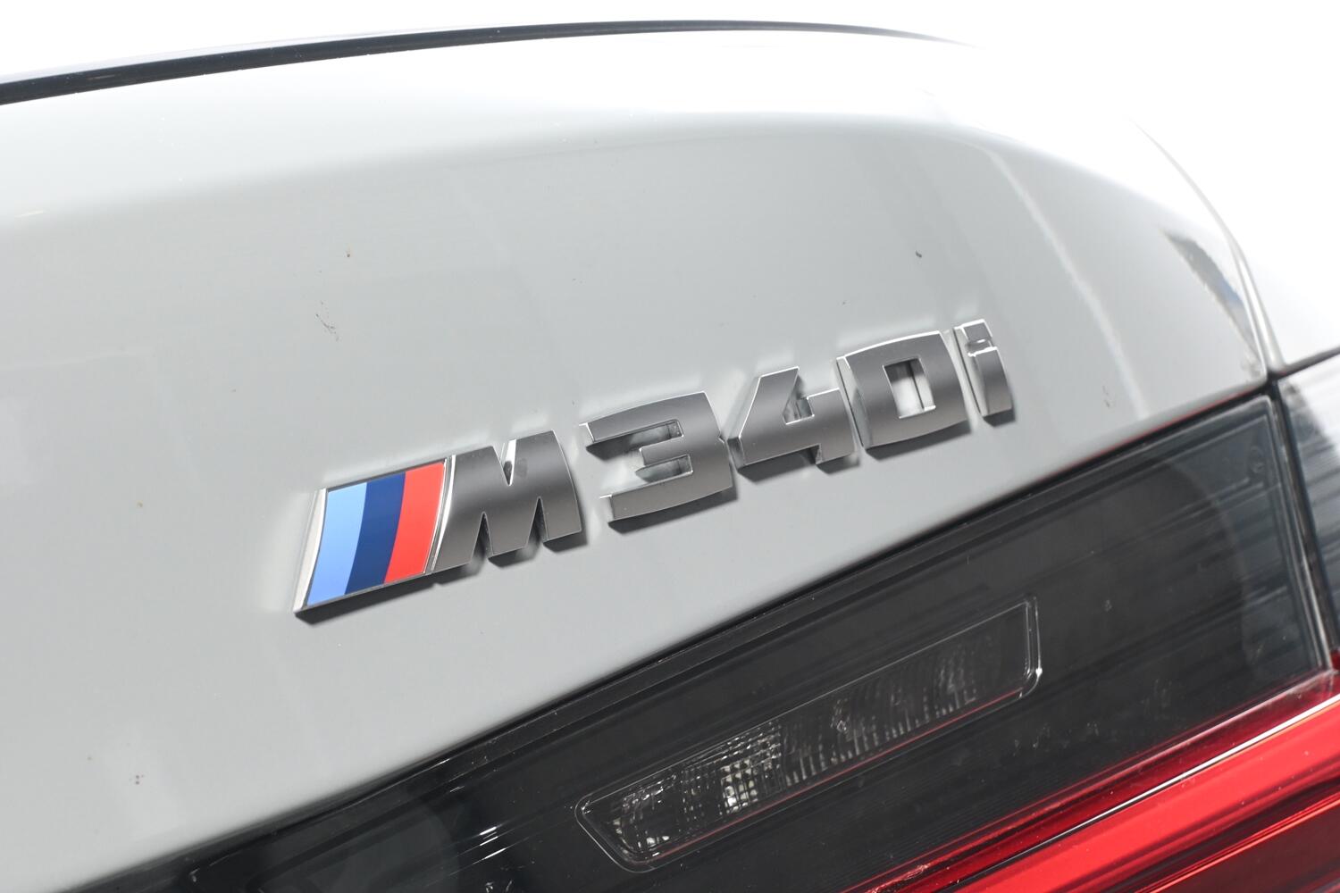 BMW 3 Series view 26