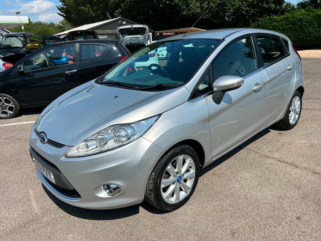 Ford Fiesta view 5