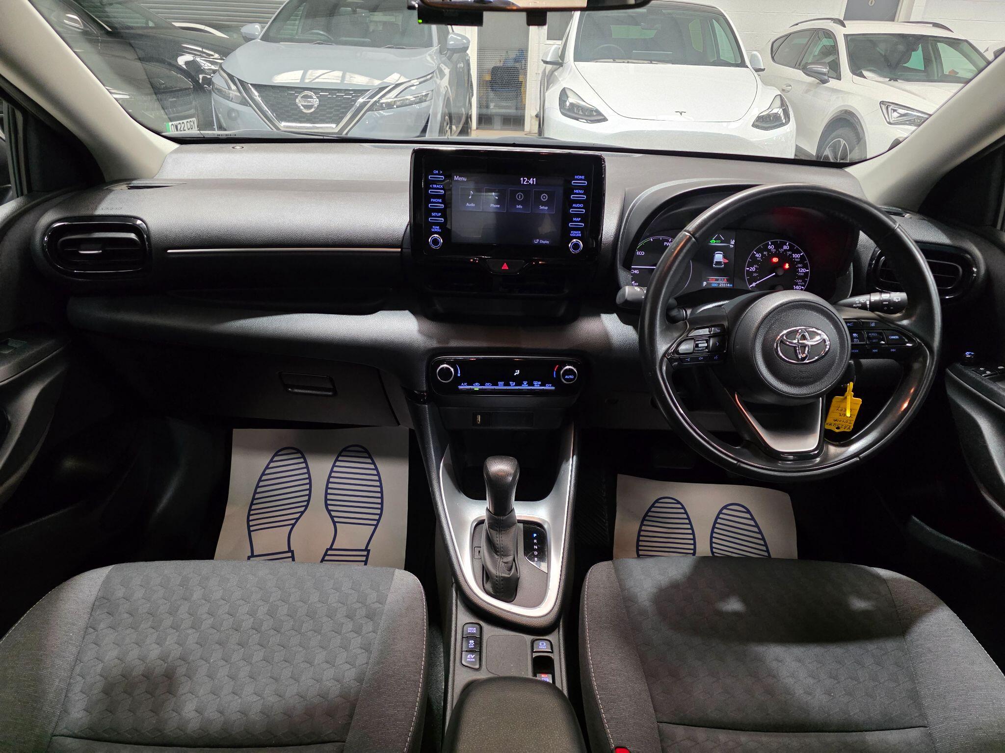Toyota Yaris view 6