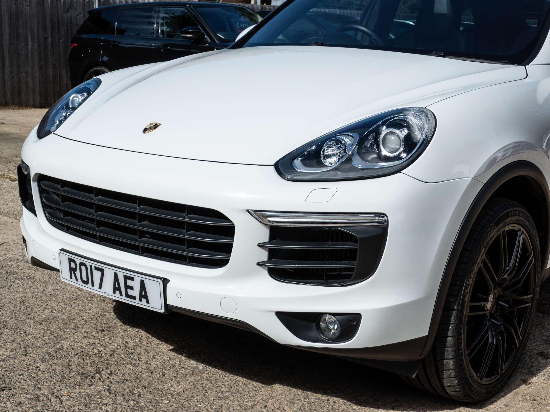 Porsche Cayenne view 12