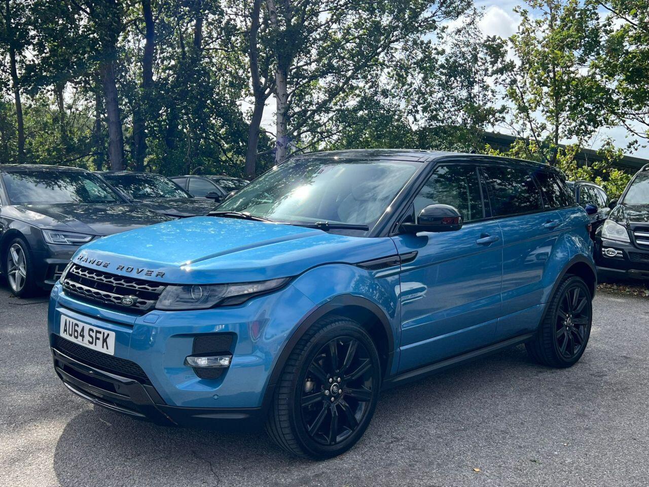 Land Rover Range Rover Evoque view 3