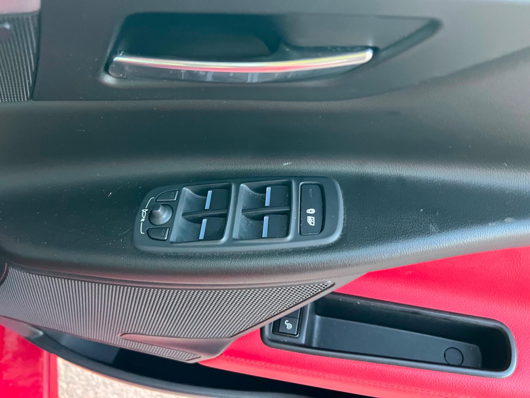 Jaguar Xe view 13