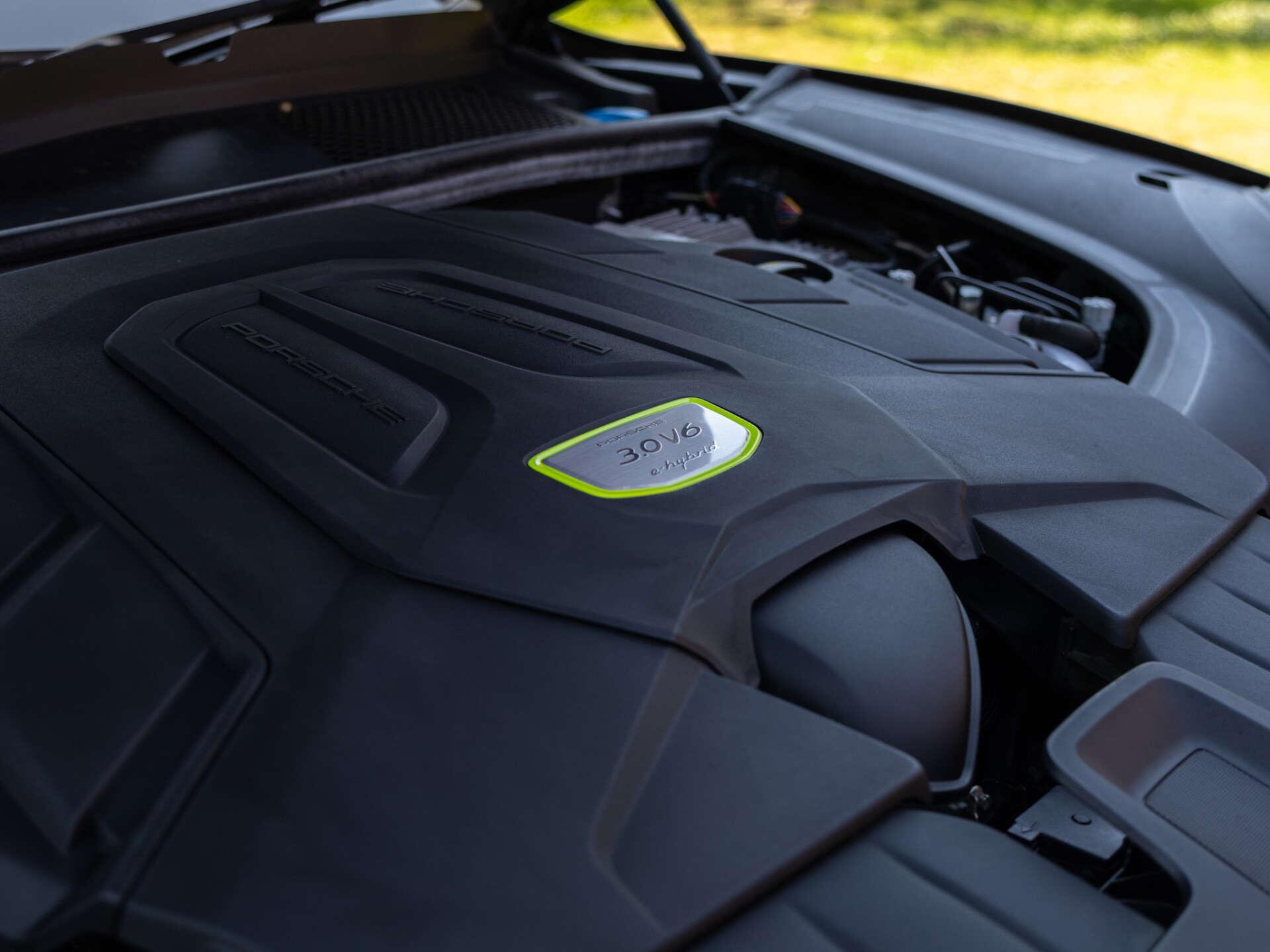 Porsche Cayenne view 10