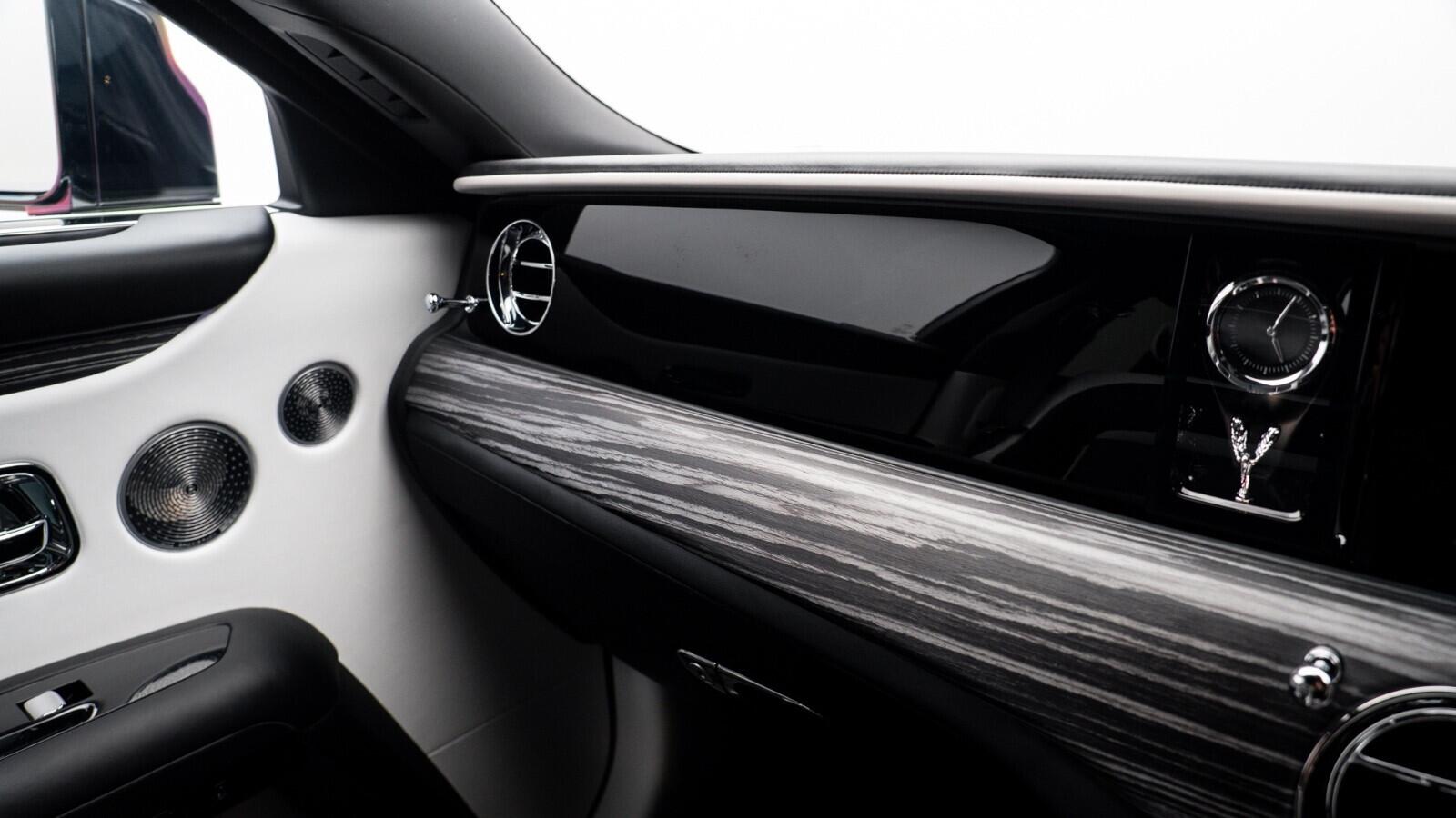 Rolls-Royce Ghost view 37
