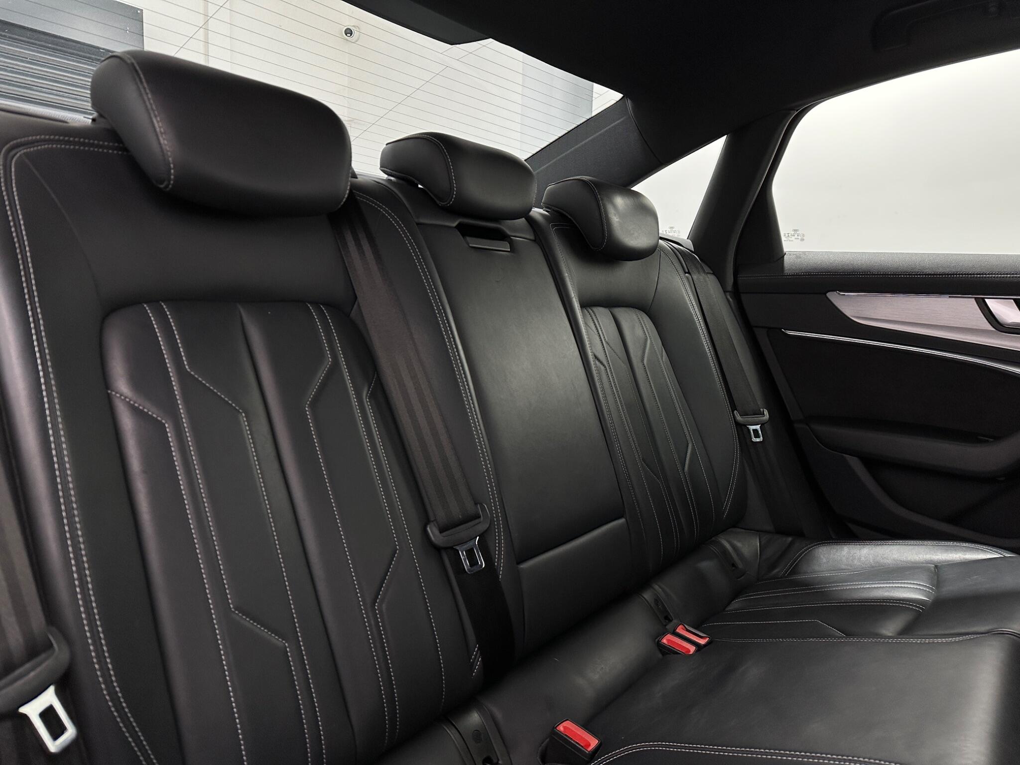 Audi A6 view 43