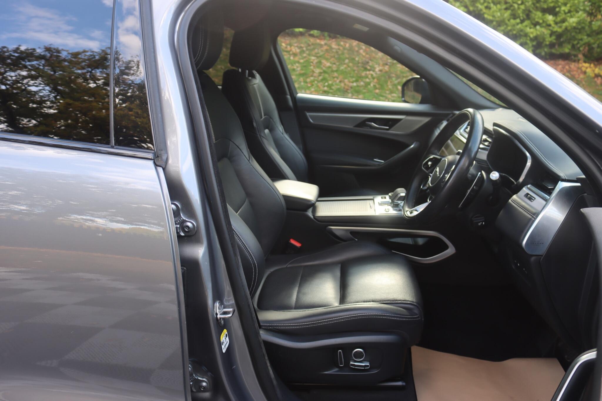 Jaguar F-Pace view 8