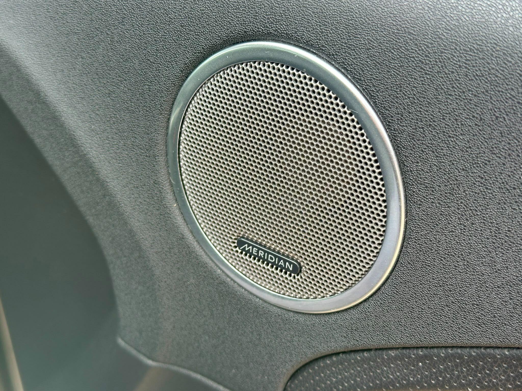 Land Rover Range Rover Evoque view 25