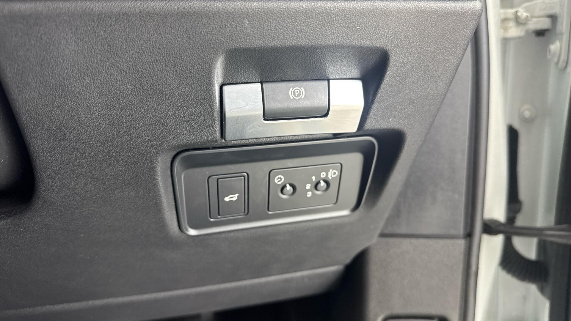 Land Rover Range Rover Evoque view 39