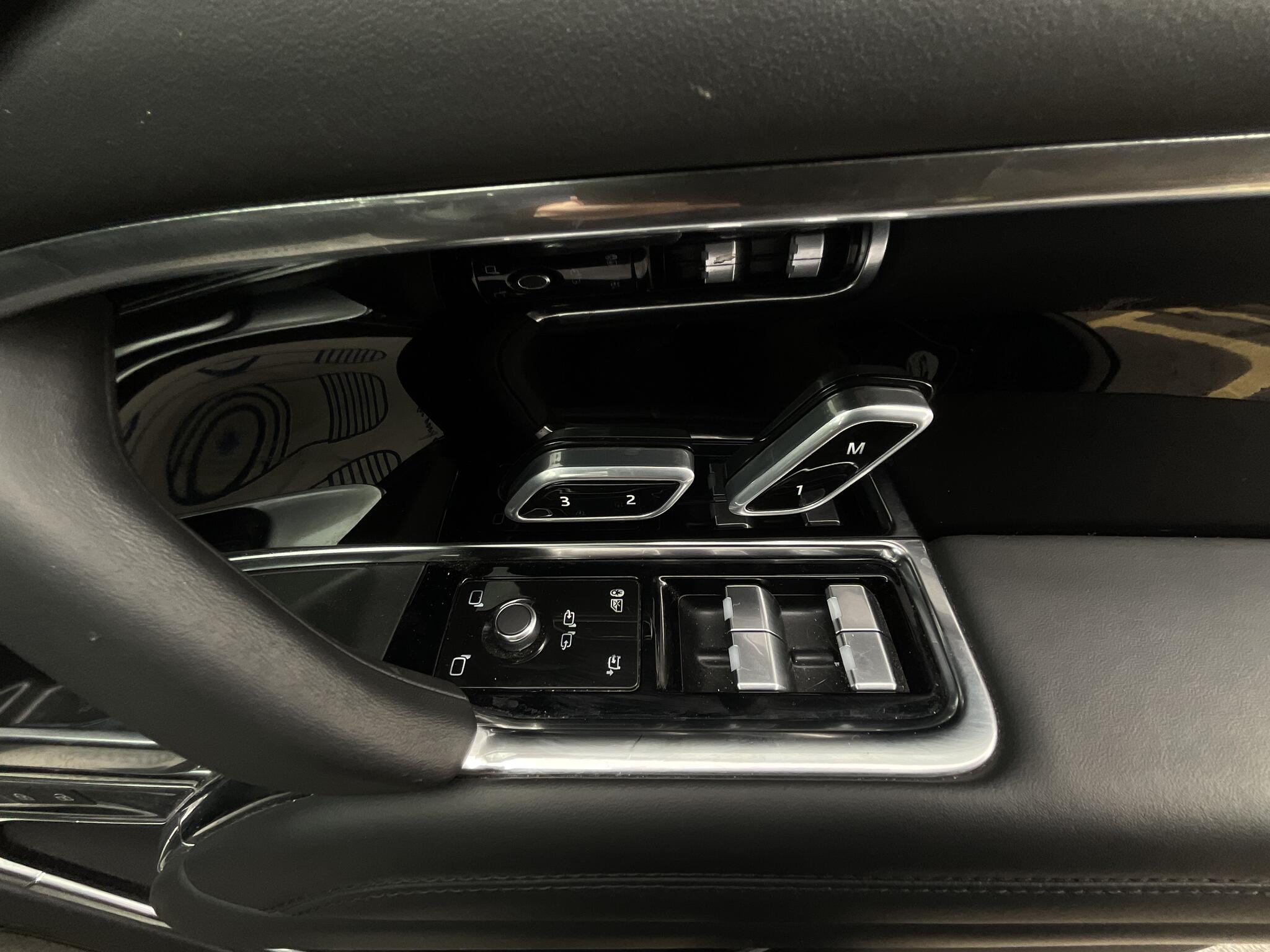 Land Rover Range Rover view 33