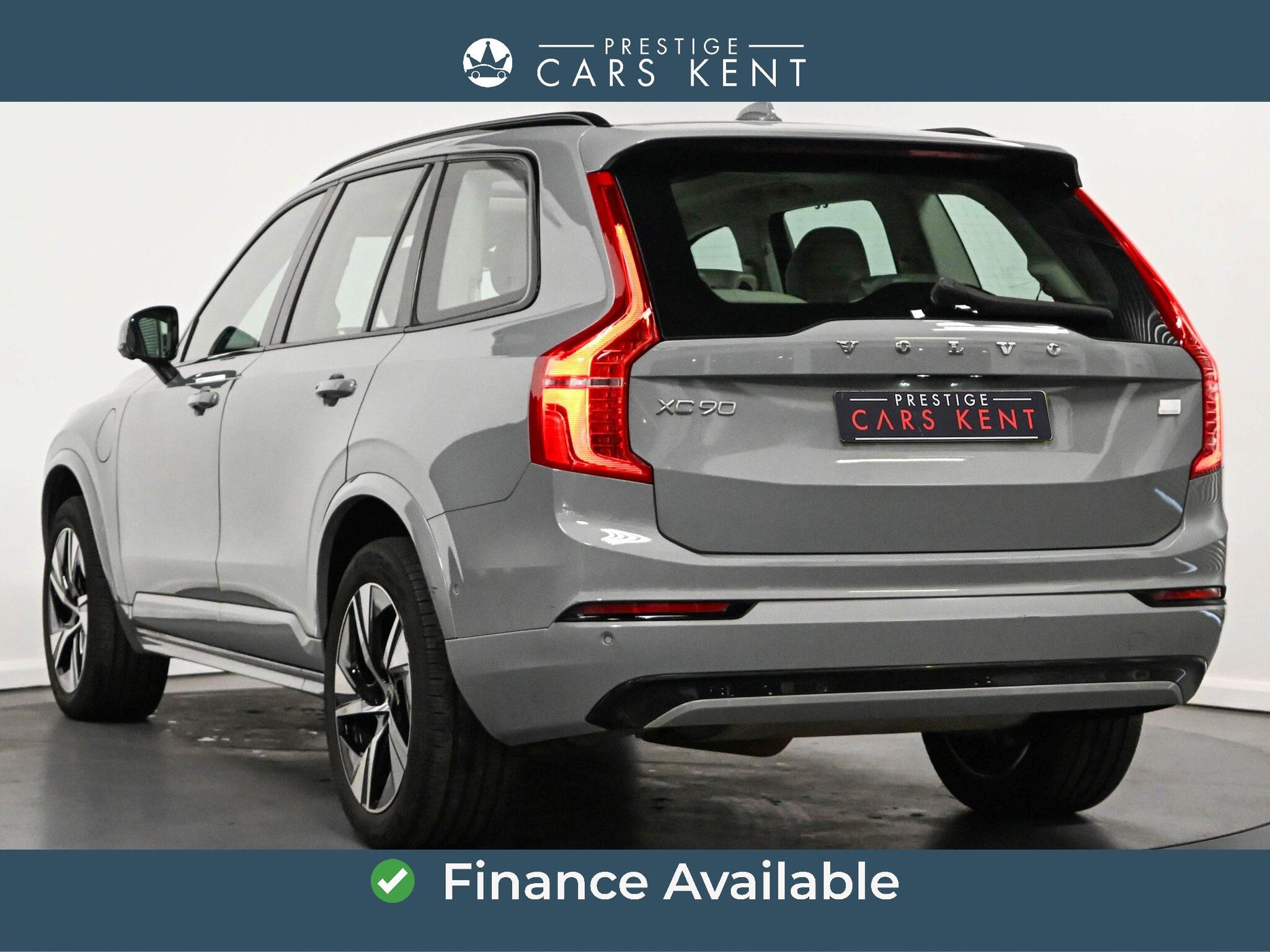 Volvo XC90 view 3