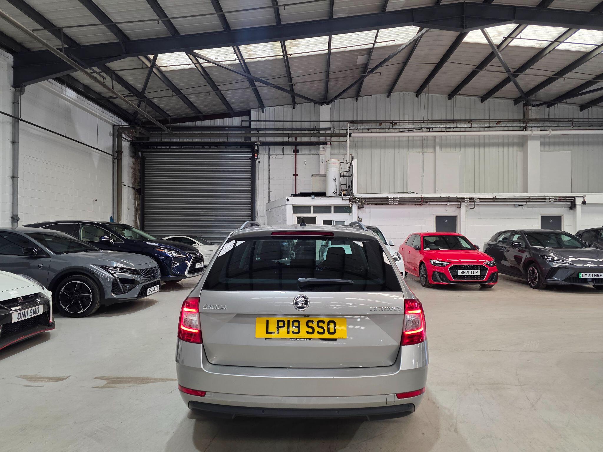 Skoda Octavia view 4
