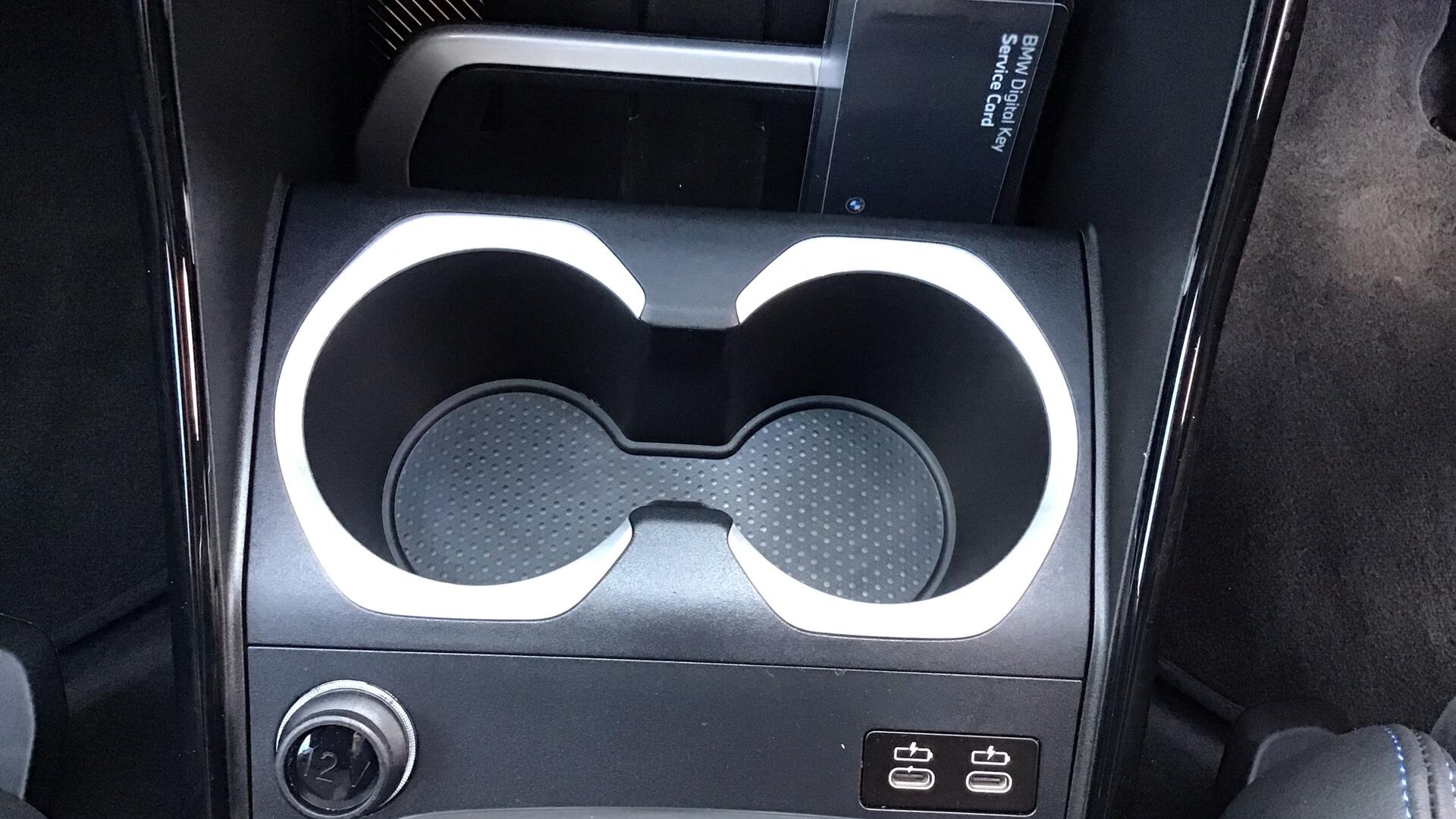 BMW iX1 view 21