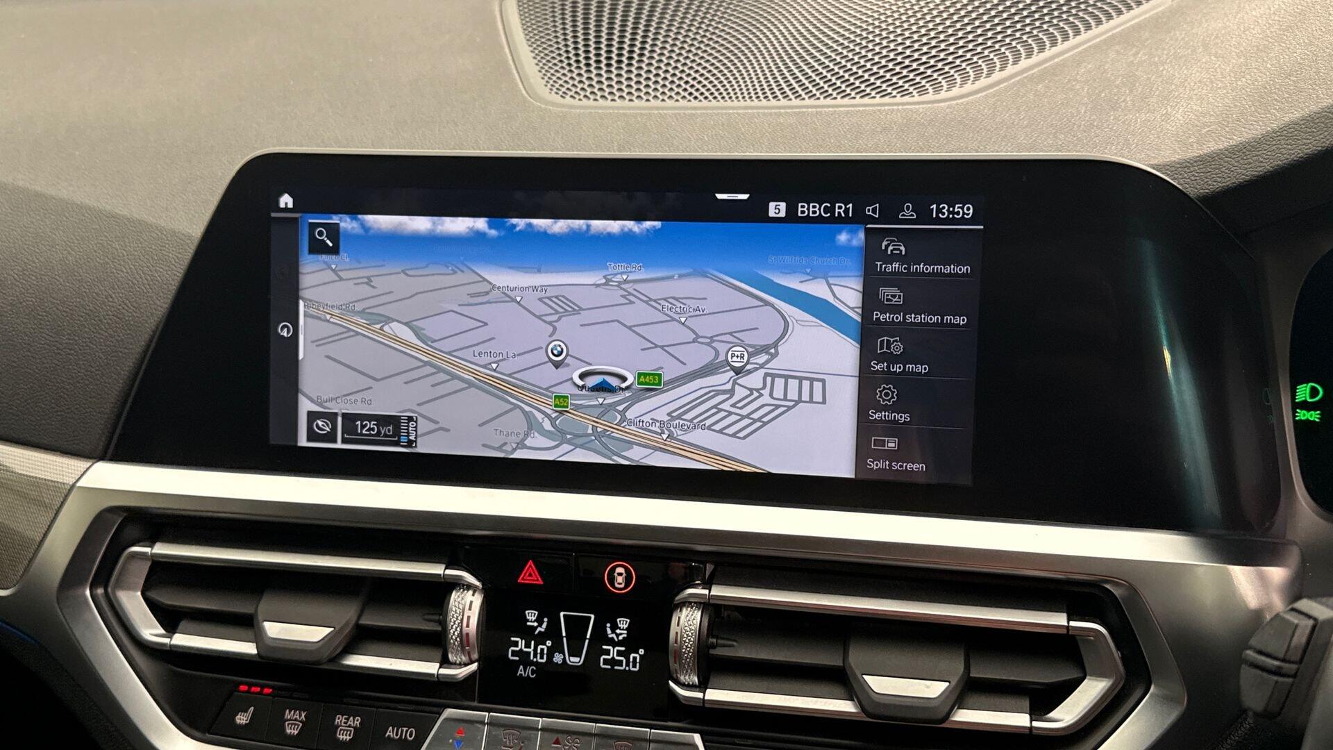 BMW 3 Series view 25
