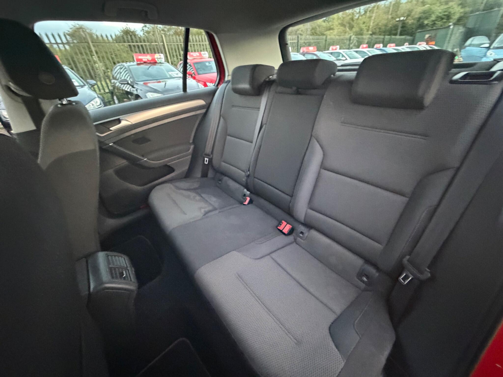Volkswagen Golf view 30