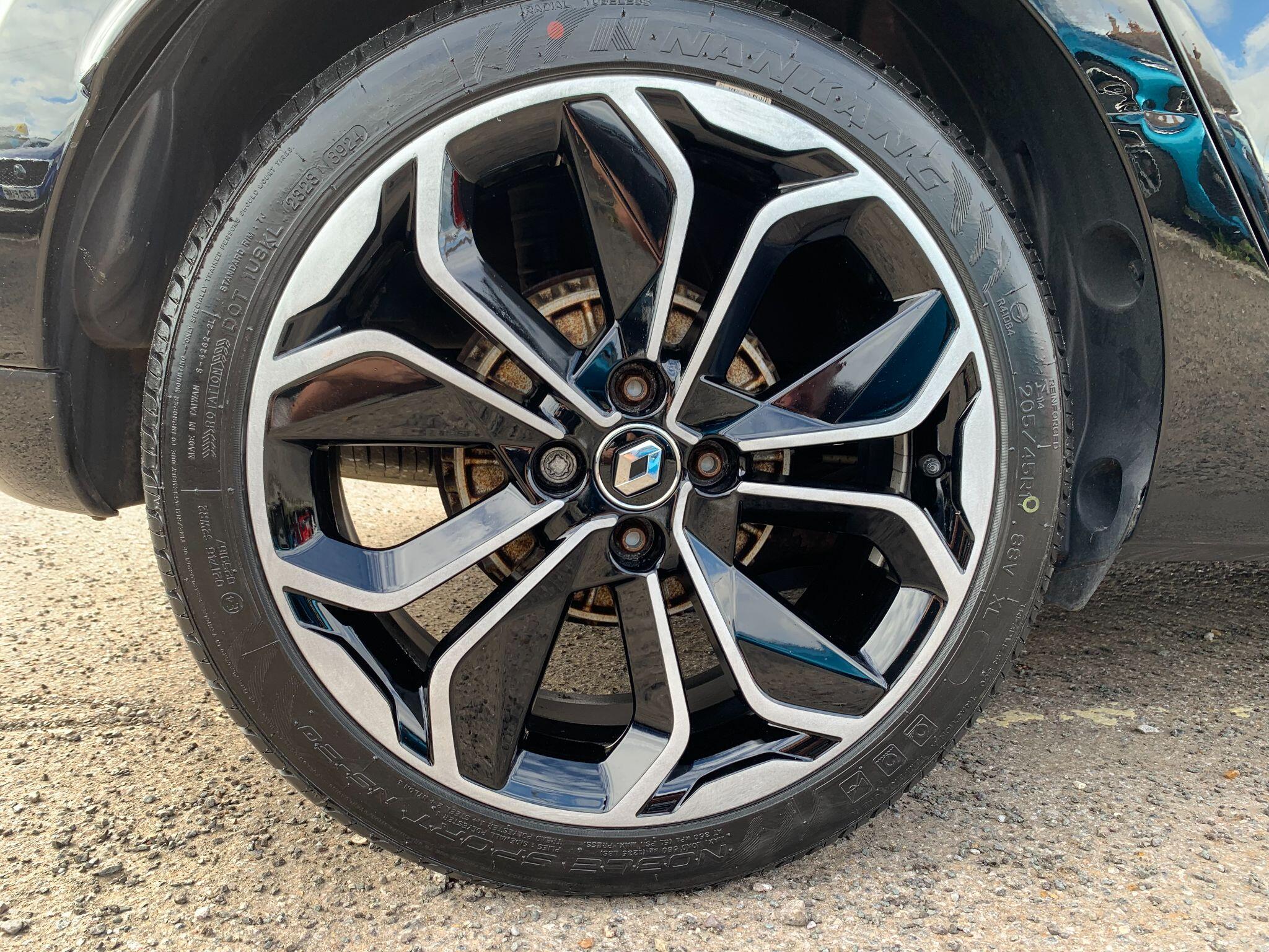 Renault Clio view 45