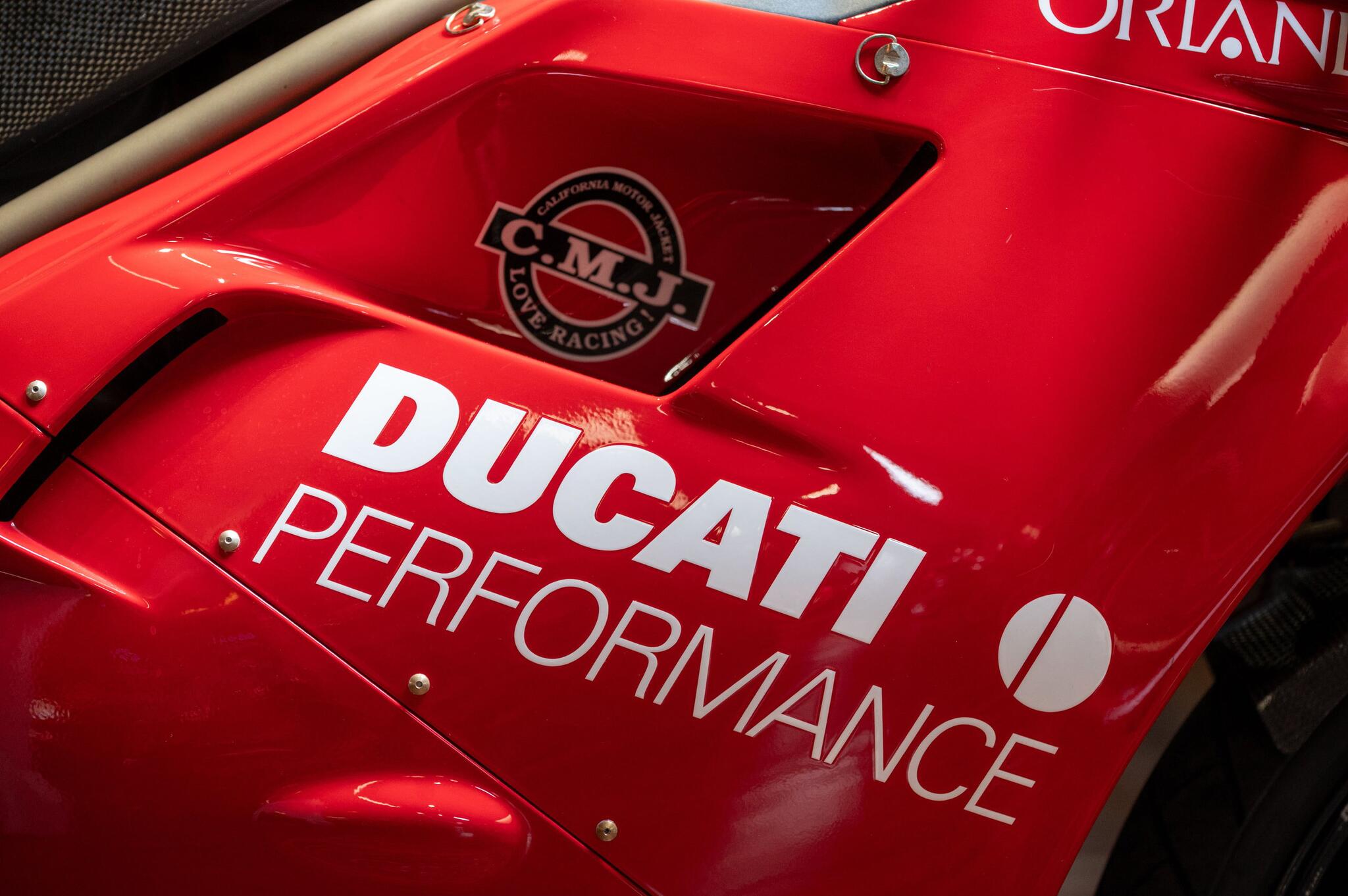 Ducati 916 view 7