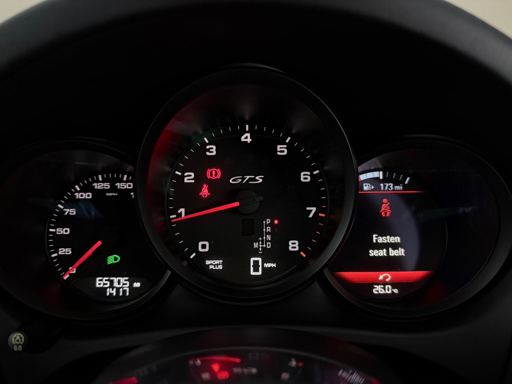 Porsche Macan view 27