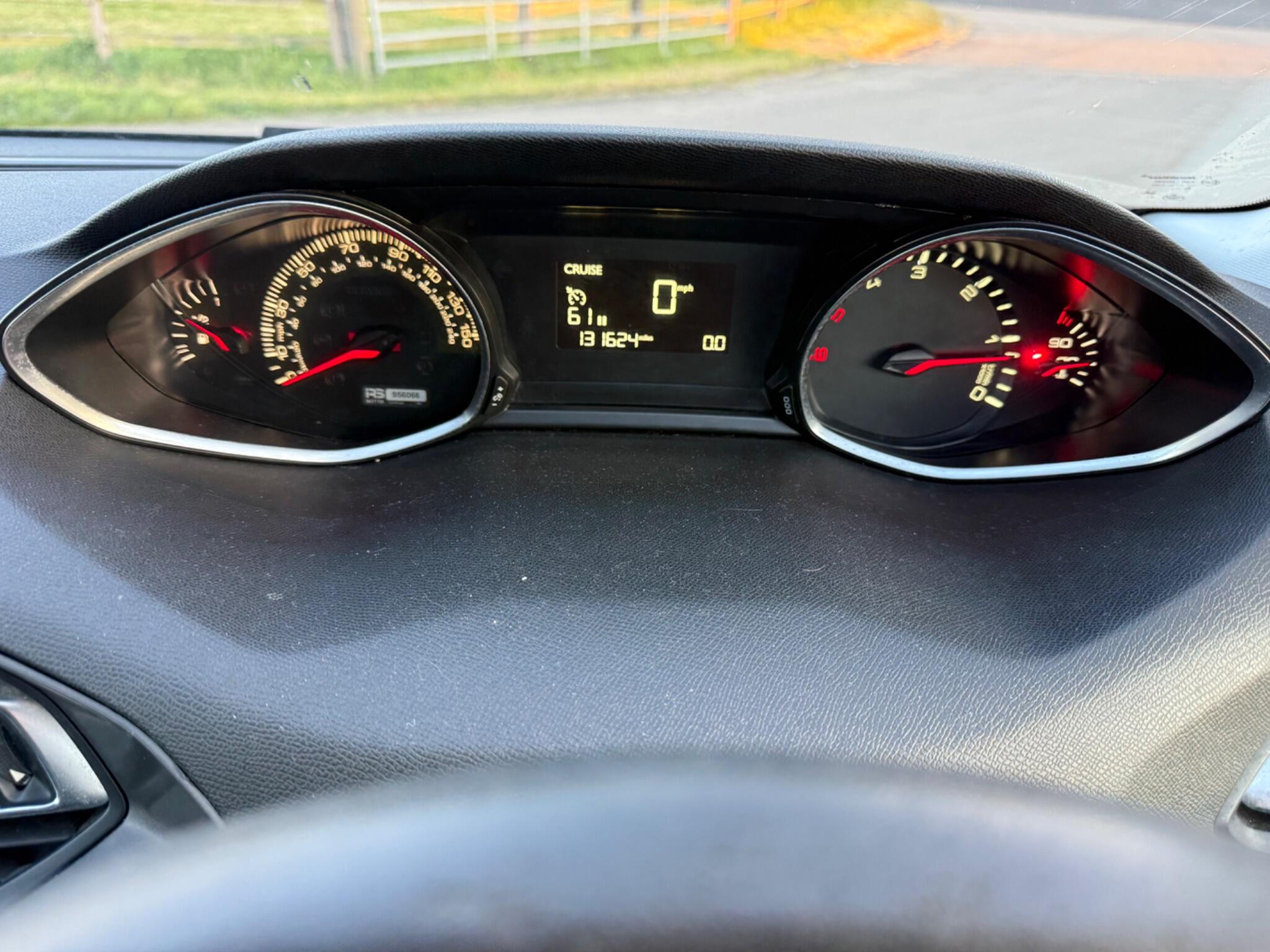 Peugeot 308 SW 1.6 BlueHDi Access Euro 6 (s/s) 5dr — photo 35 of 84