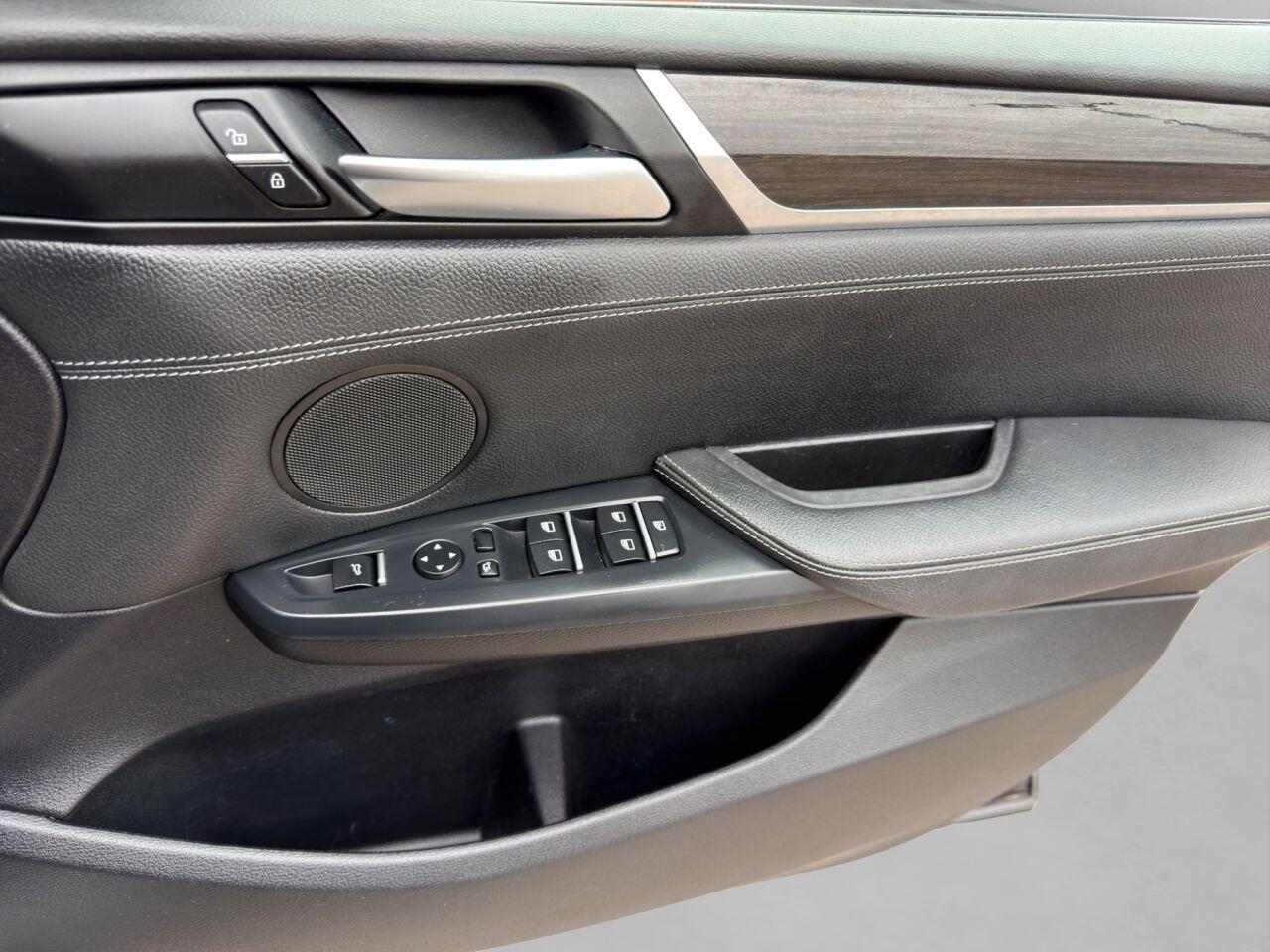 BMW X4 view 16