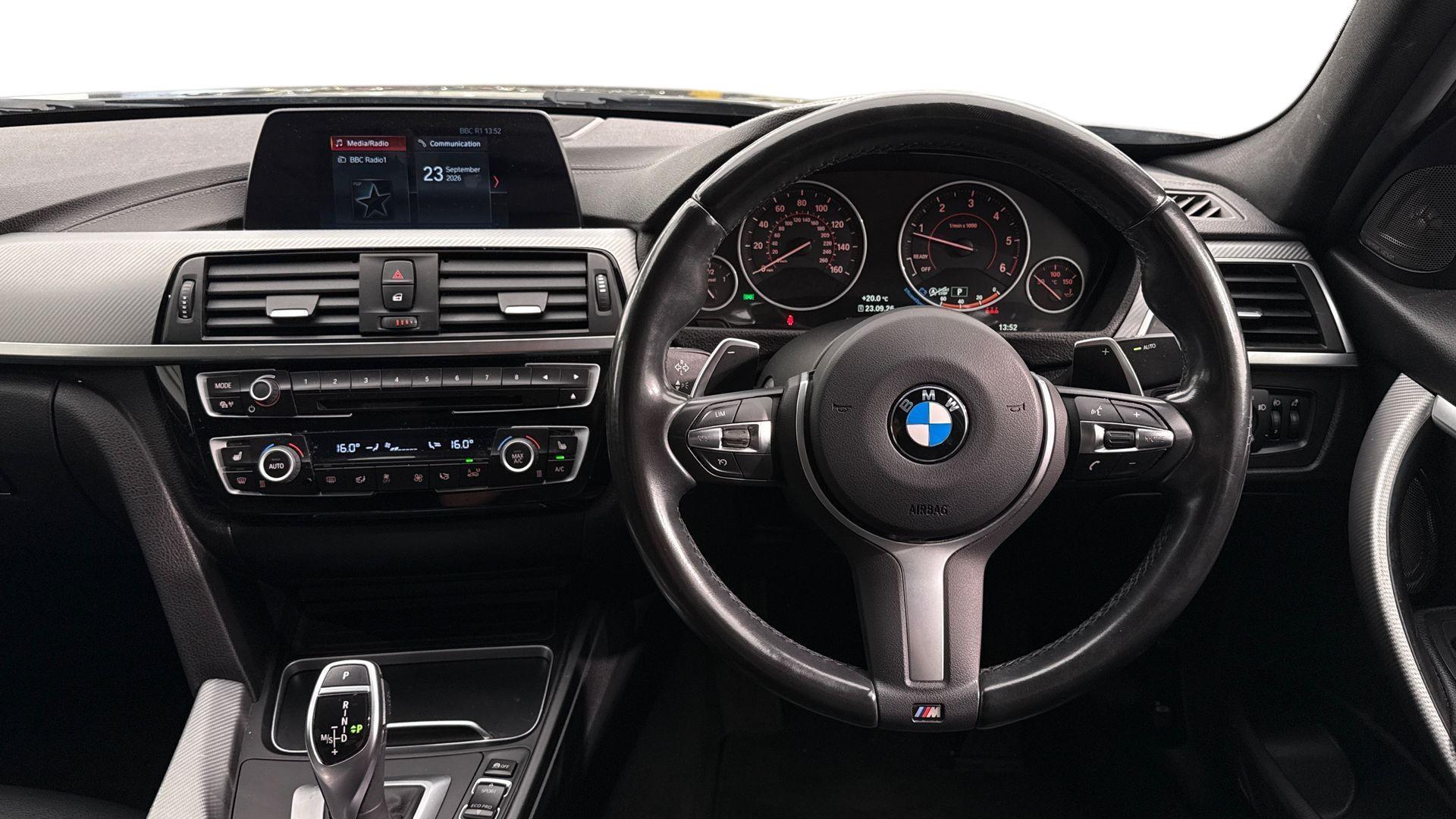 BMW 3 Series view 5