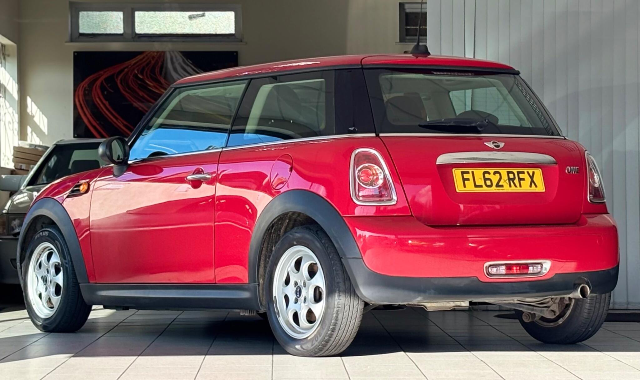 Mini Hatch view 4