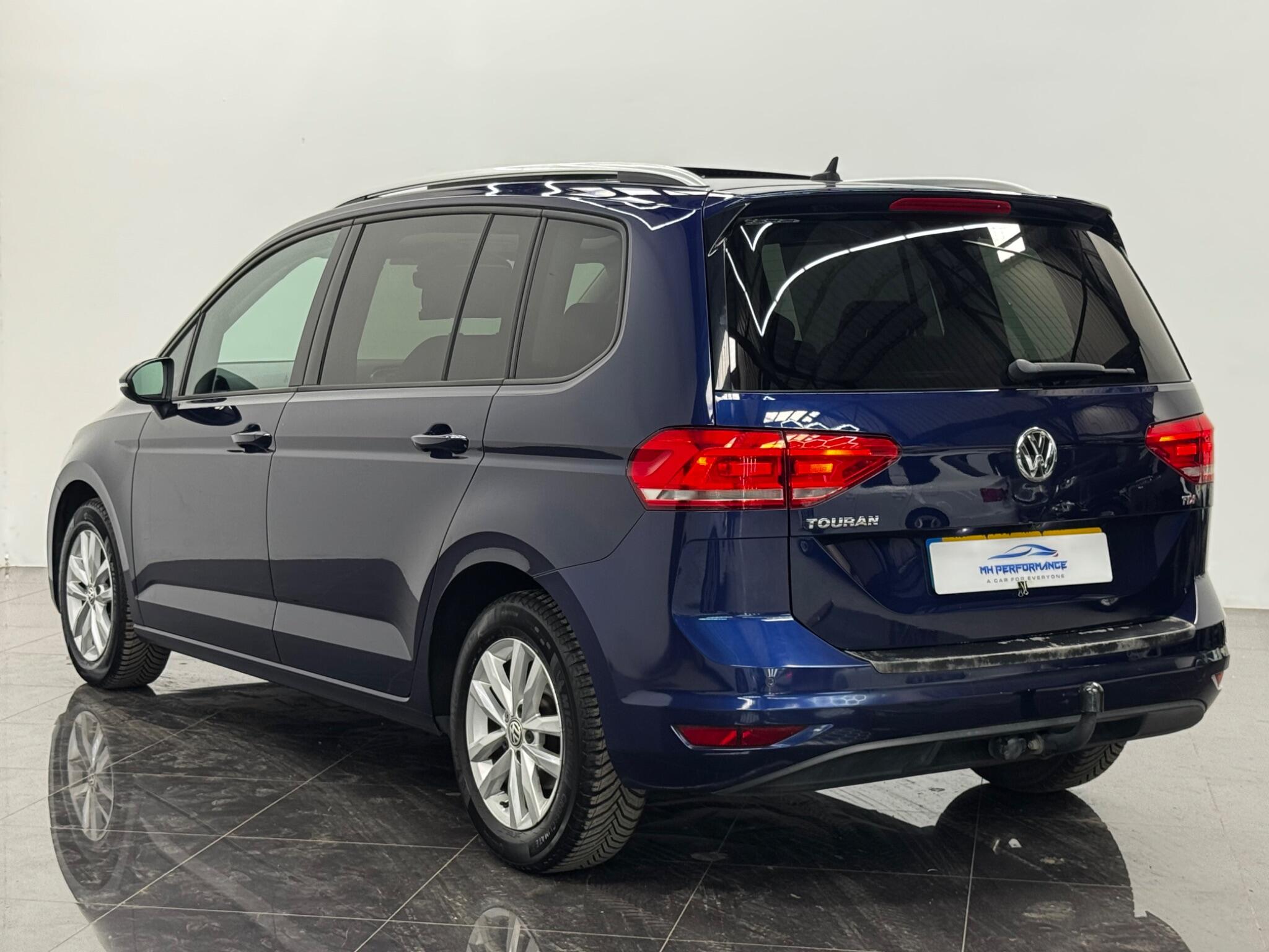 Volkswagen Touran view 56