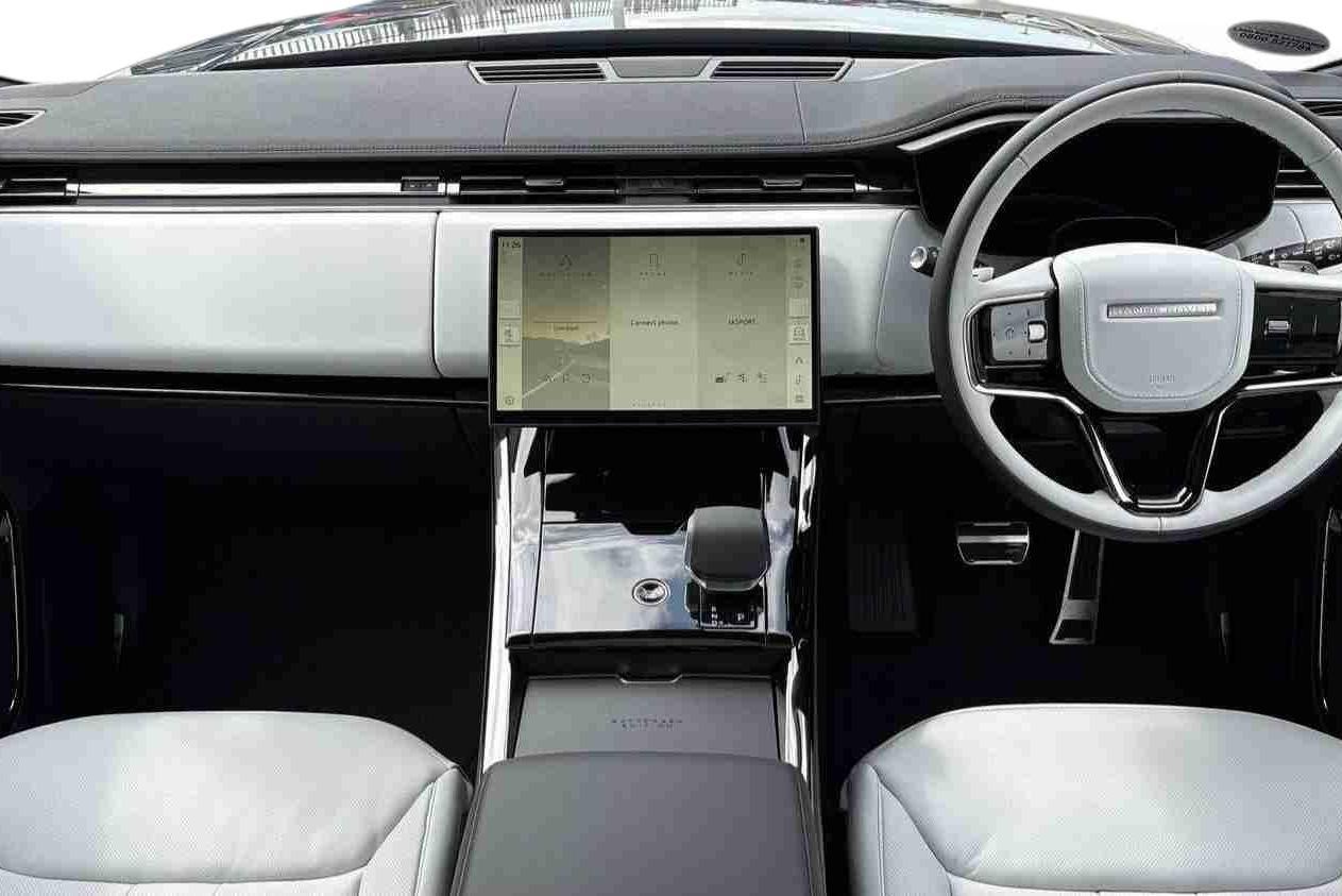 Land Rover Range Rover Sport view 9