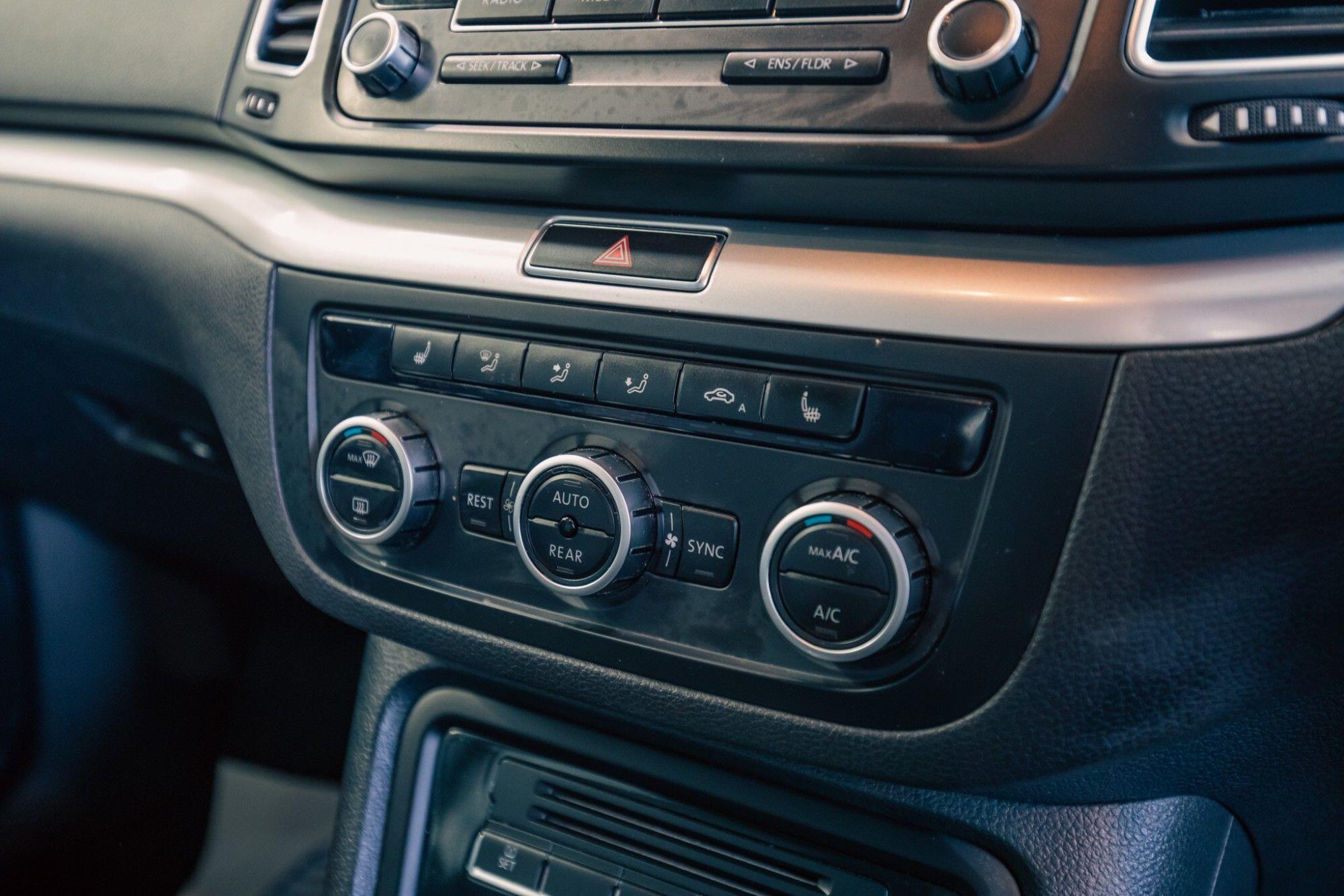 Volkswagen Sharan view 16