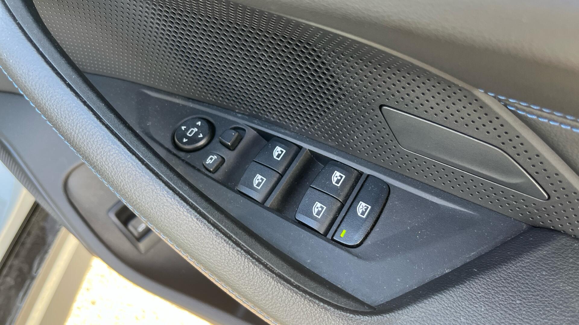 BMW i4 view 40