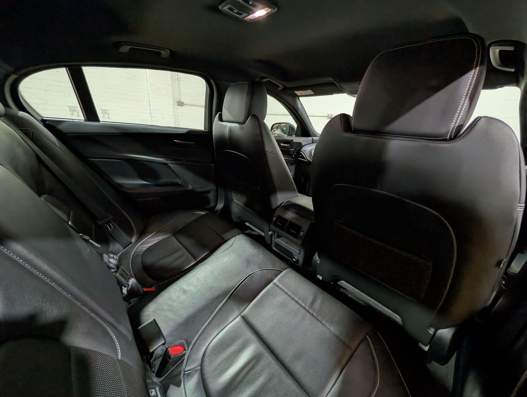 Jaguar Xe view 36