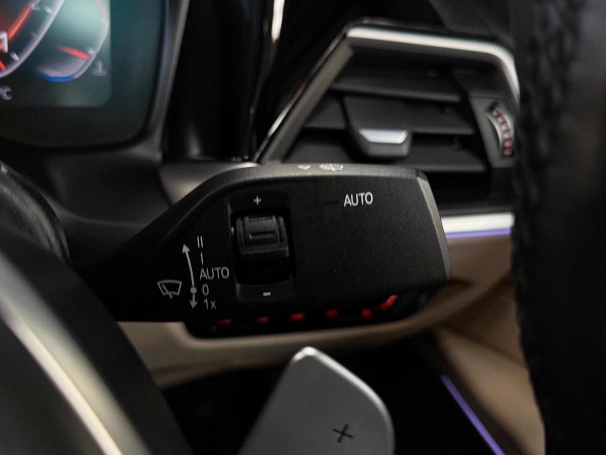 BMW 3 Series view 19