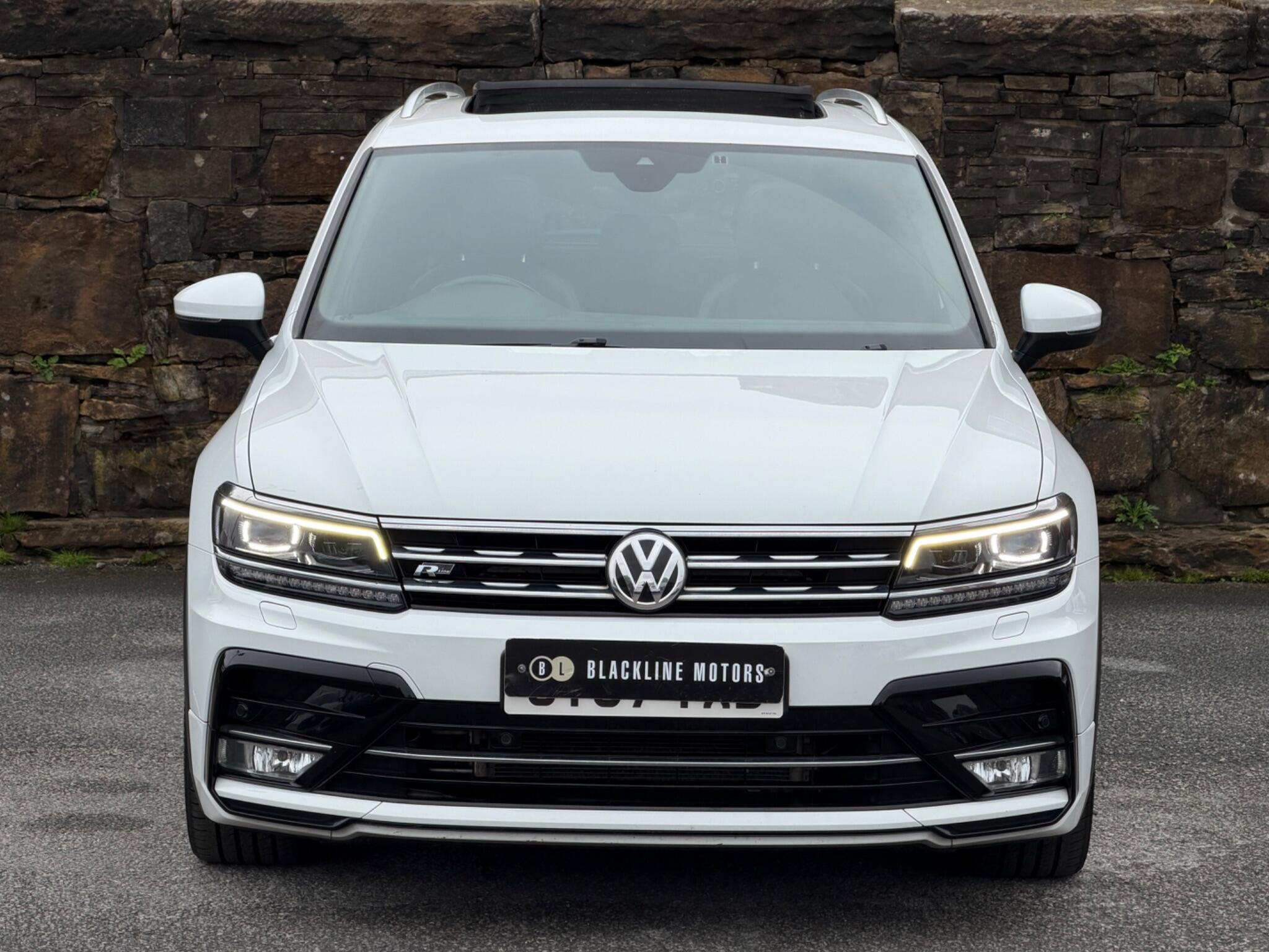 Volkswagen Tiguan view 2