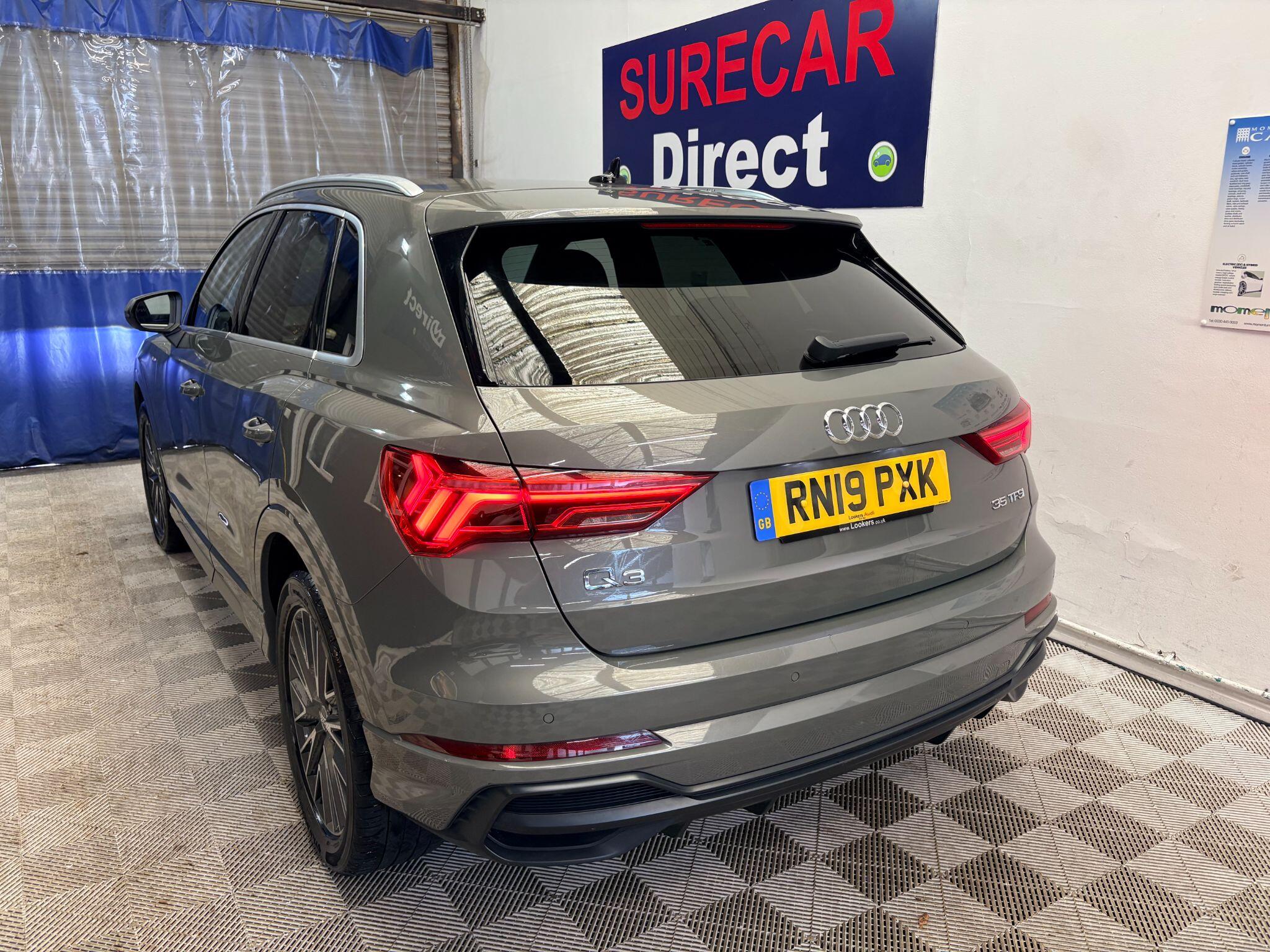 Audi Q3 view 15
