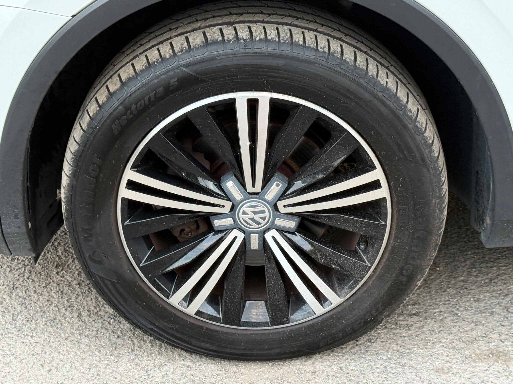 Volkswagen Tiguan - Image 28