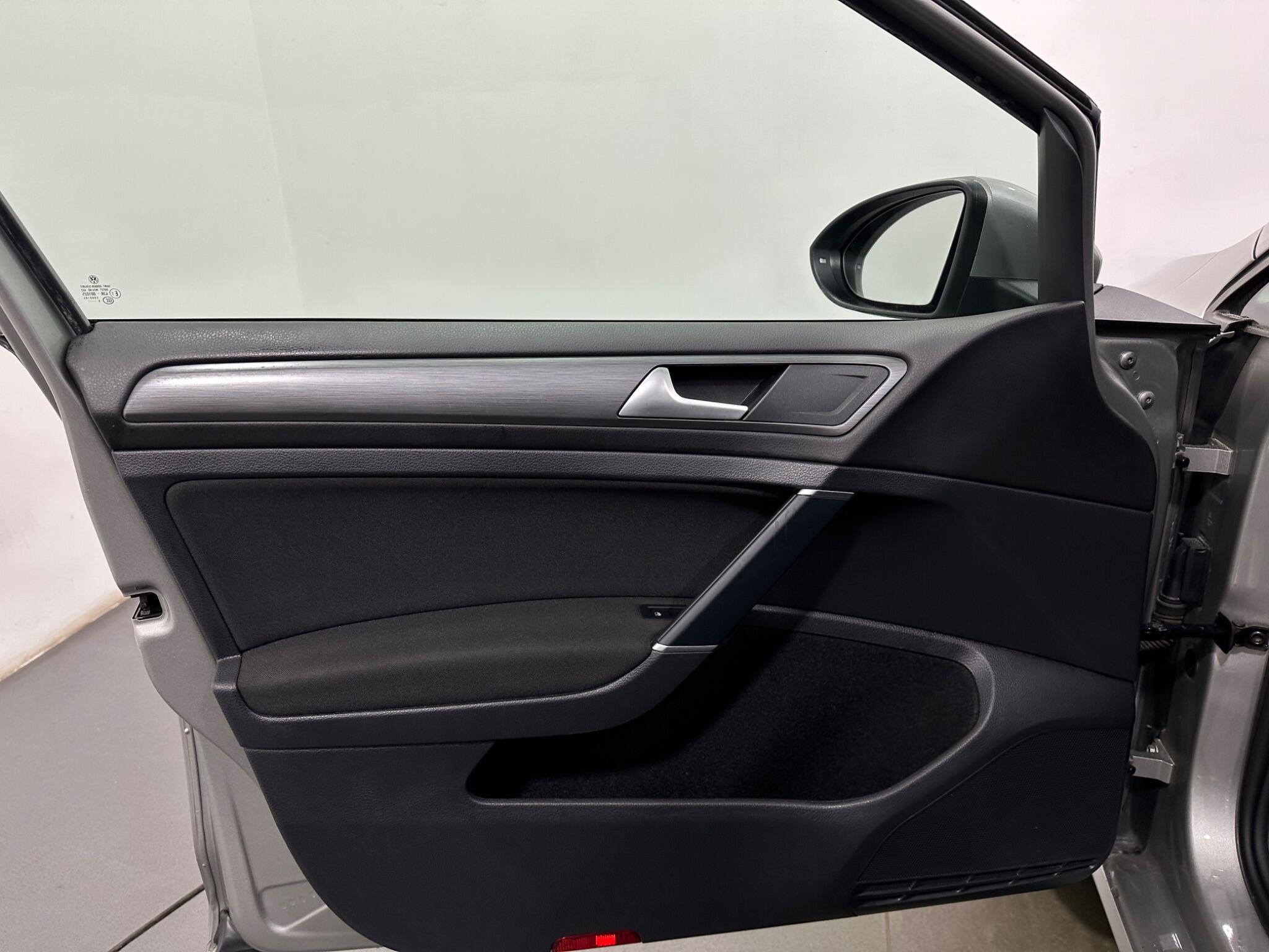 Volkswagen Golf view 37
