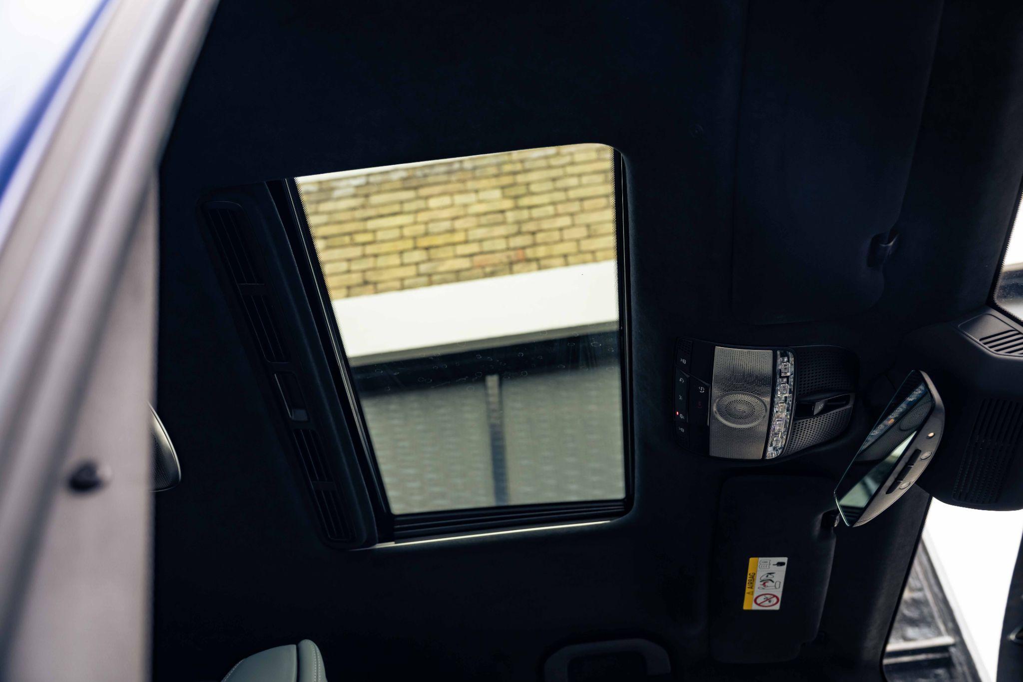 Mercedes-Benz G-Class view 28
