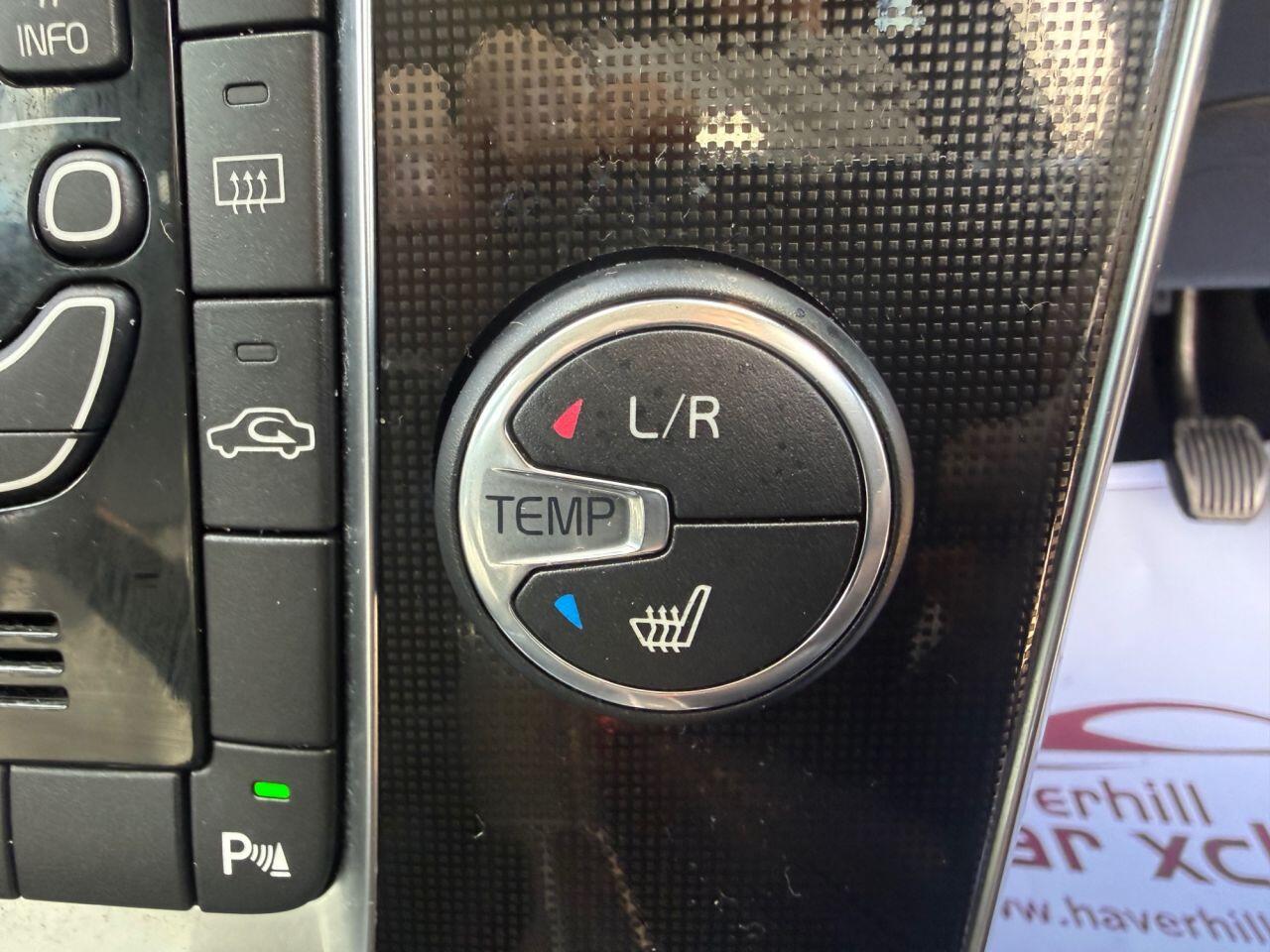 Volvo V40 Cross Country view 13