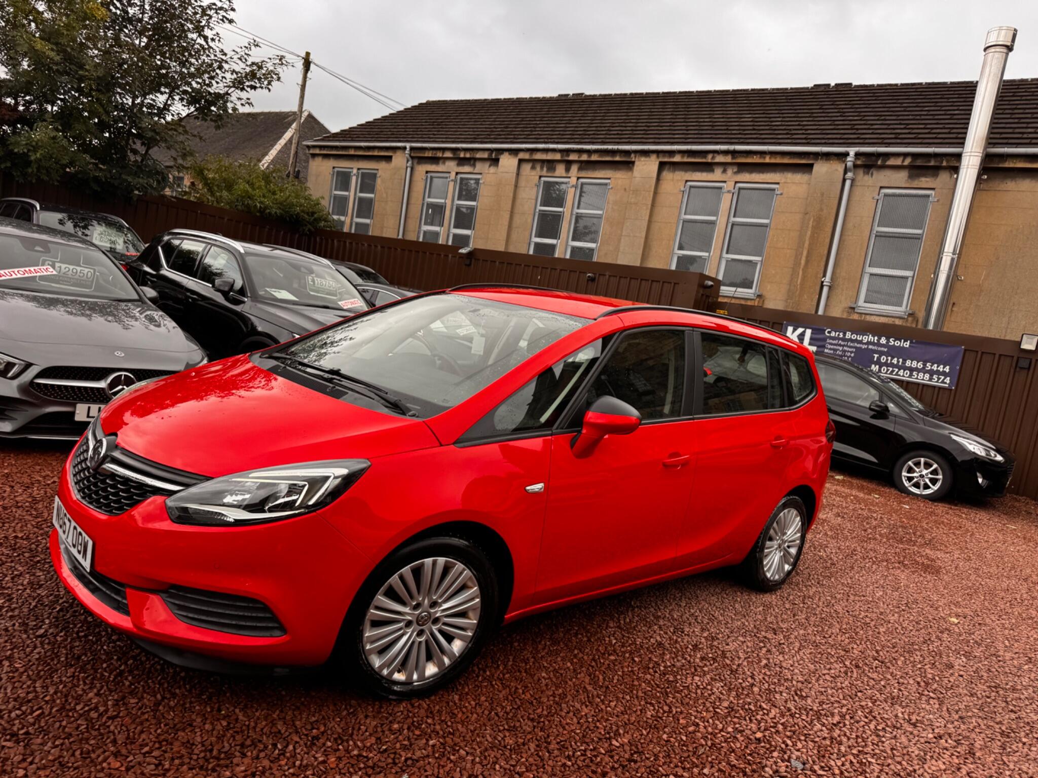 Vauxhall Zafira Tourer view 3