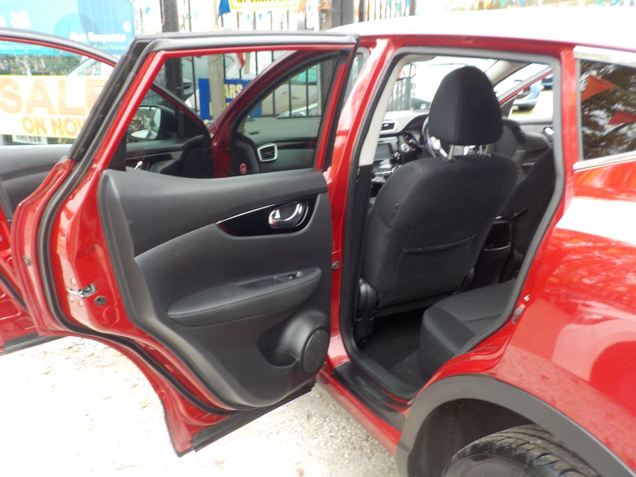 Nissan Qashqai 1.5 dCi n-tec 2WD Euro 6 (s/s) 5dr