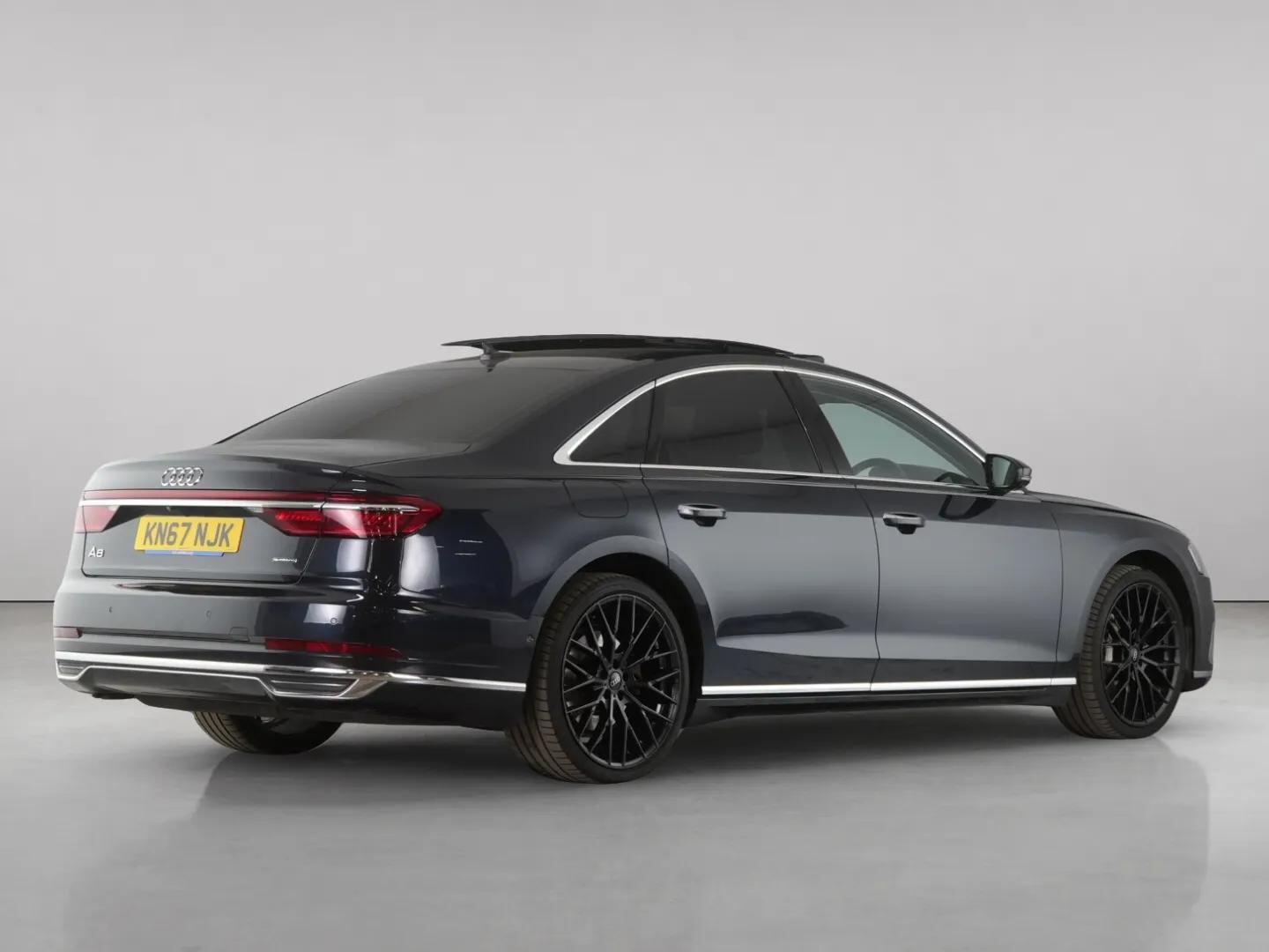 Audi A8 view 8
