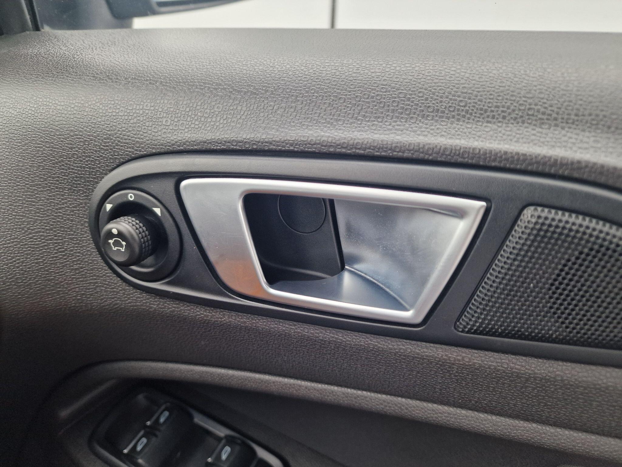 Ford Ecosport view 37