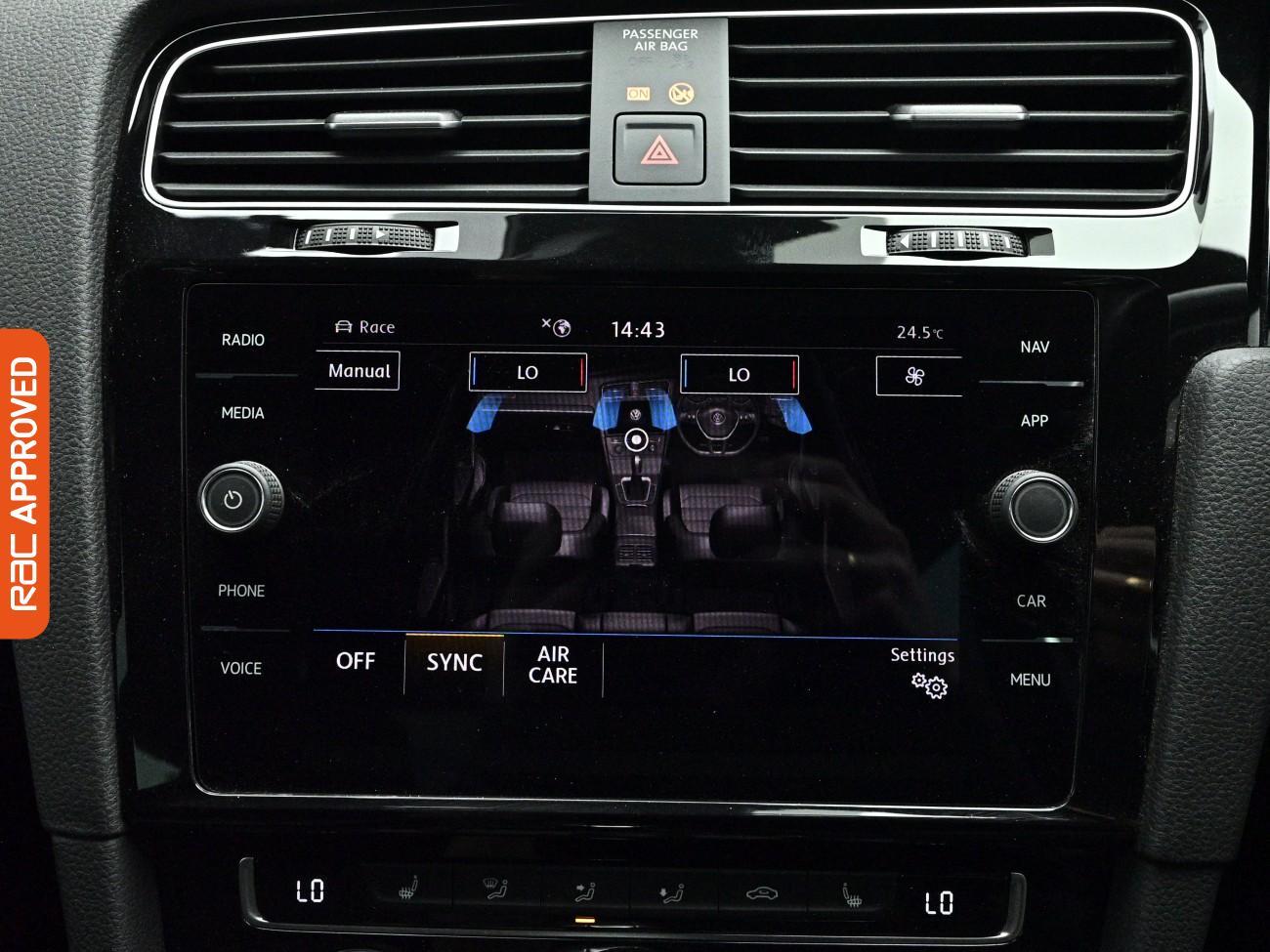 Volkswagen Golf view 3