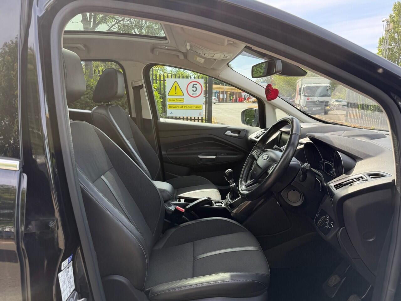 Ford C-Max view 9