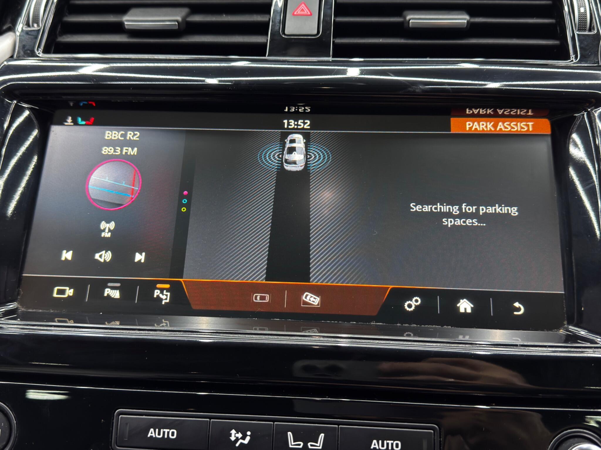 Land Rover Discovery view 38