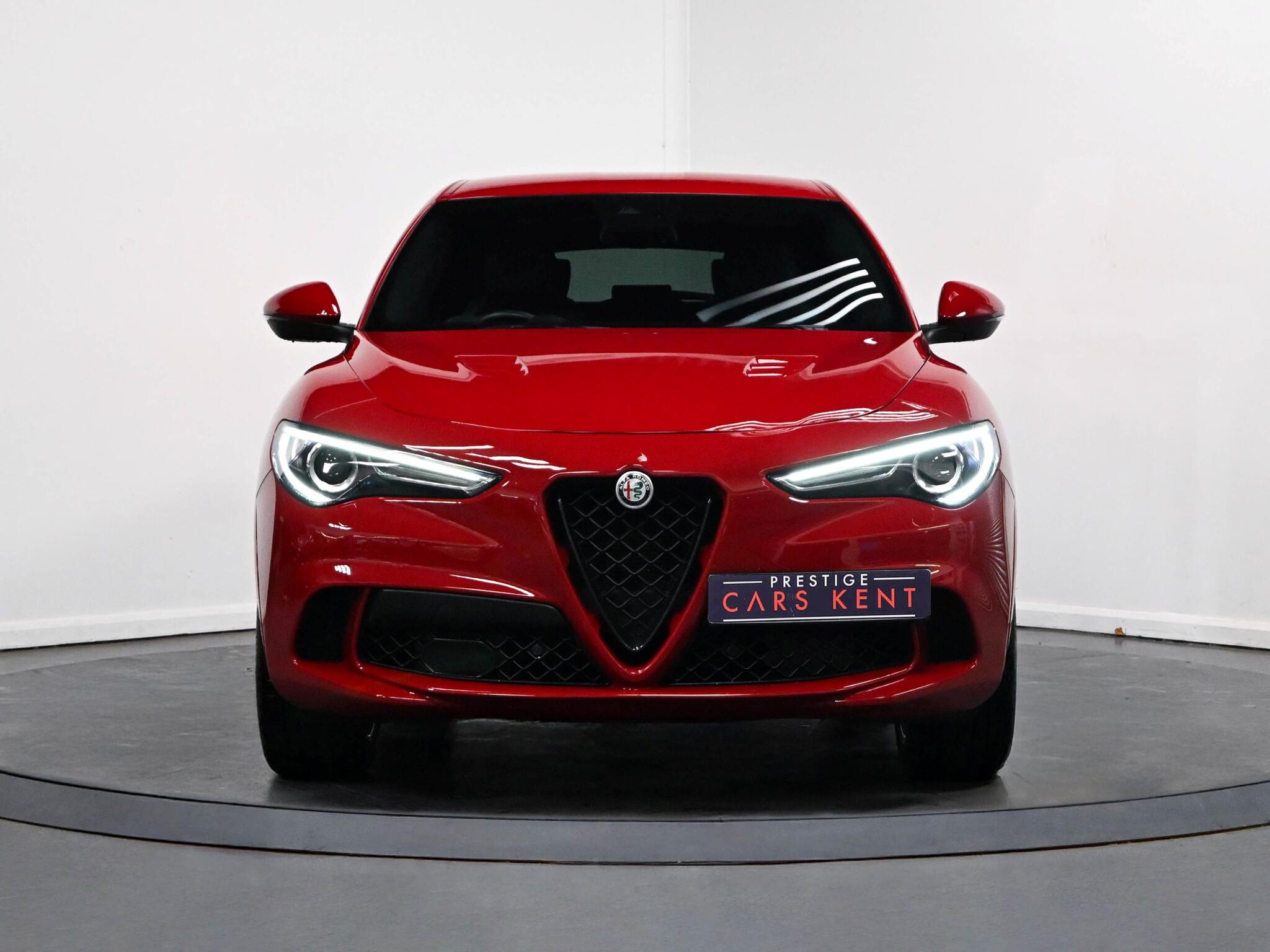 Alfa Romeo Stelvio view 19