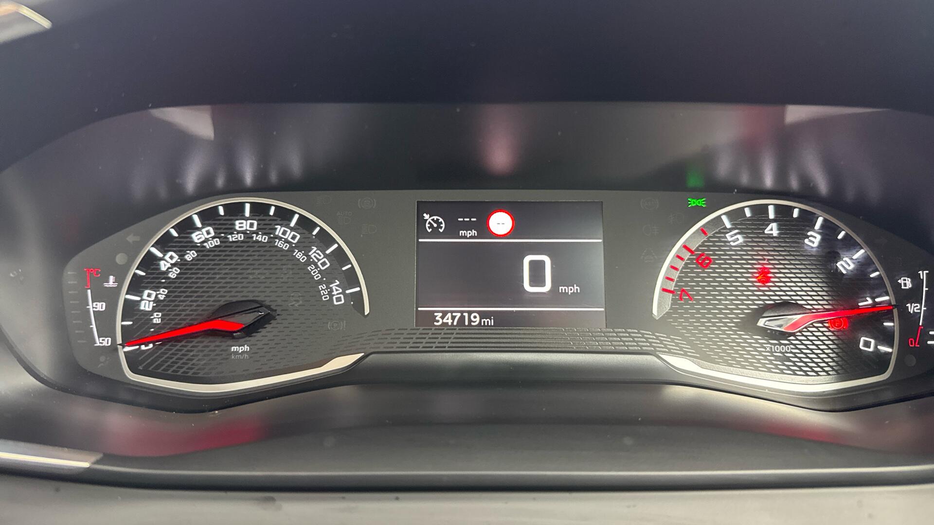 Peugeot 2008 view 13